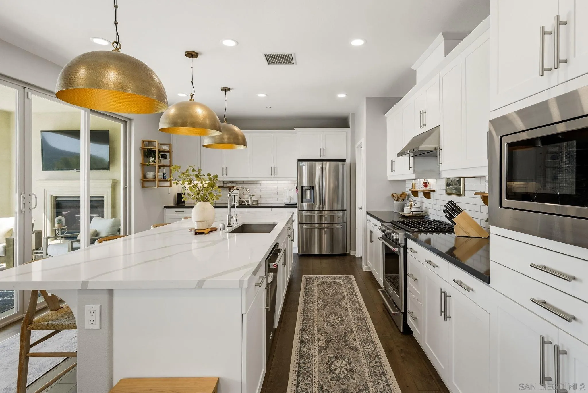 https://cdn.realtyfeed.com/cdn/127/260012699/7b26d309caa480f107de8a988b00a91a.webp