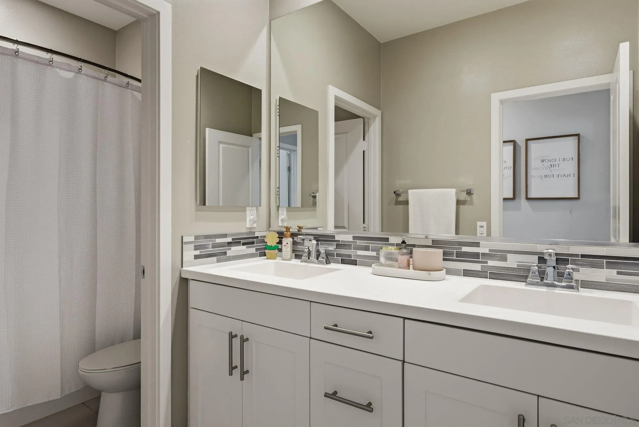 https://cdn.realtyfeed.com/cdn/127/260012699/90f0baea230a8f34e8ef12e272cf1d7c.webp