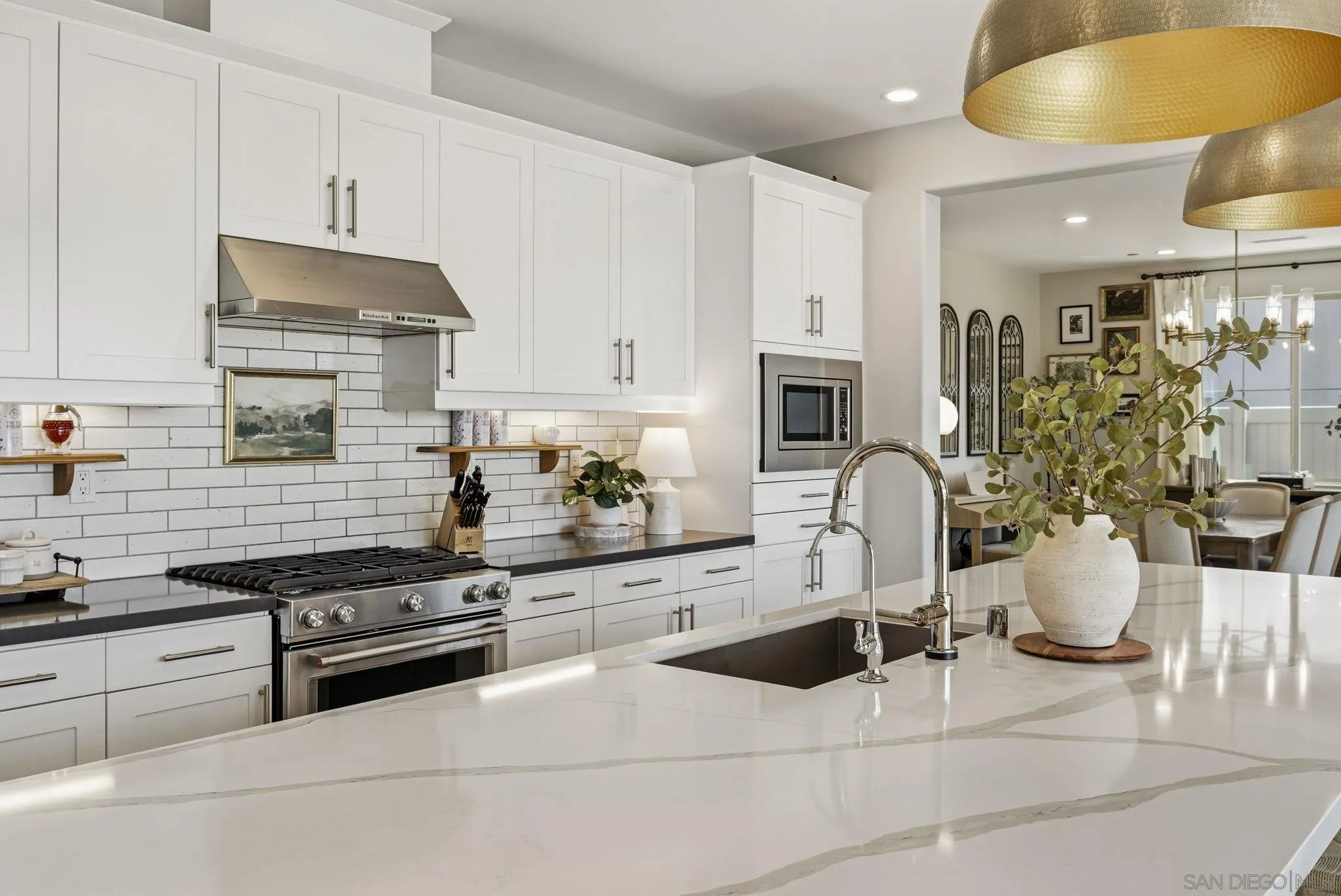 https://cdn.realtyfeed.com/cdn/127/260012699/9d9729f5f58b38cd95a7904dbf279988.webp