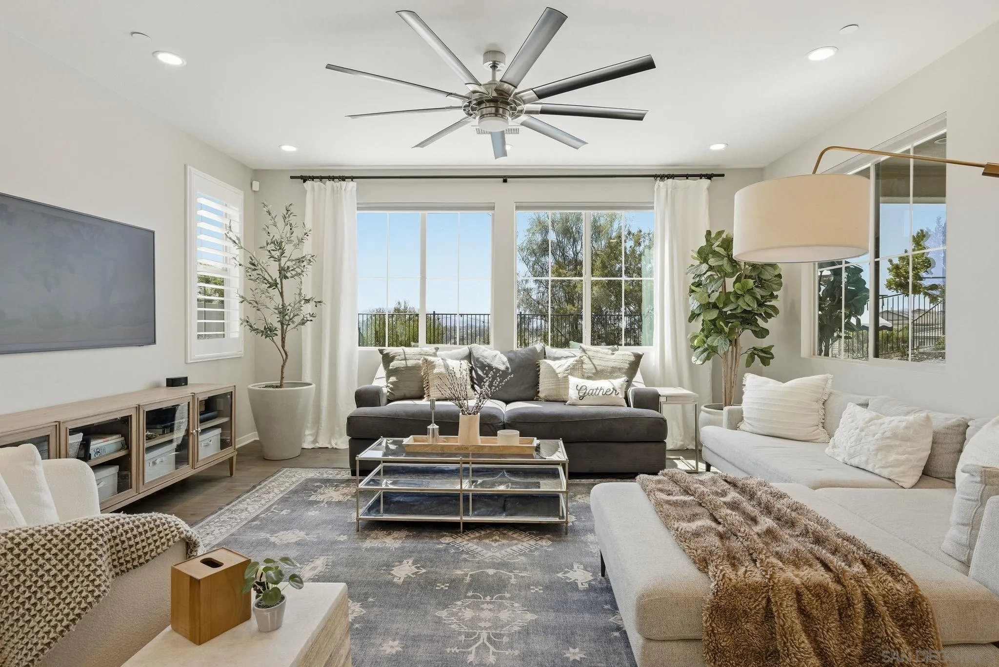 https://cdn.realtyfeed.com/cdn/127/260012699/cf3f28e4dd4175153dc52b954af70237.webp