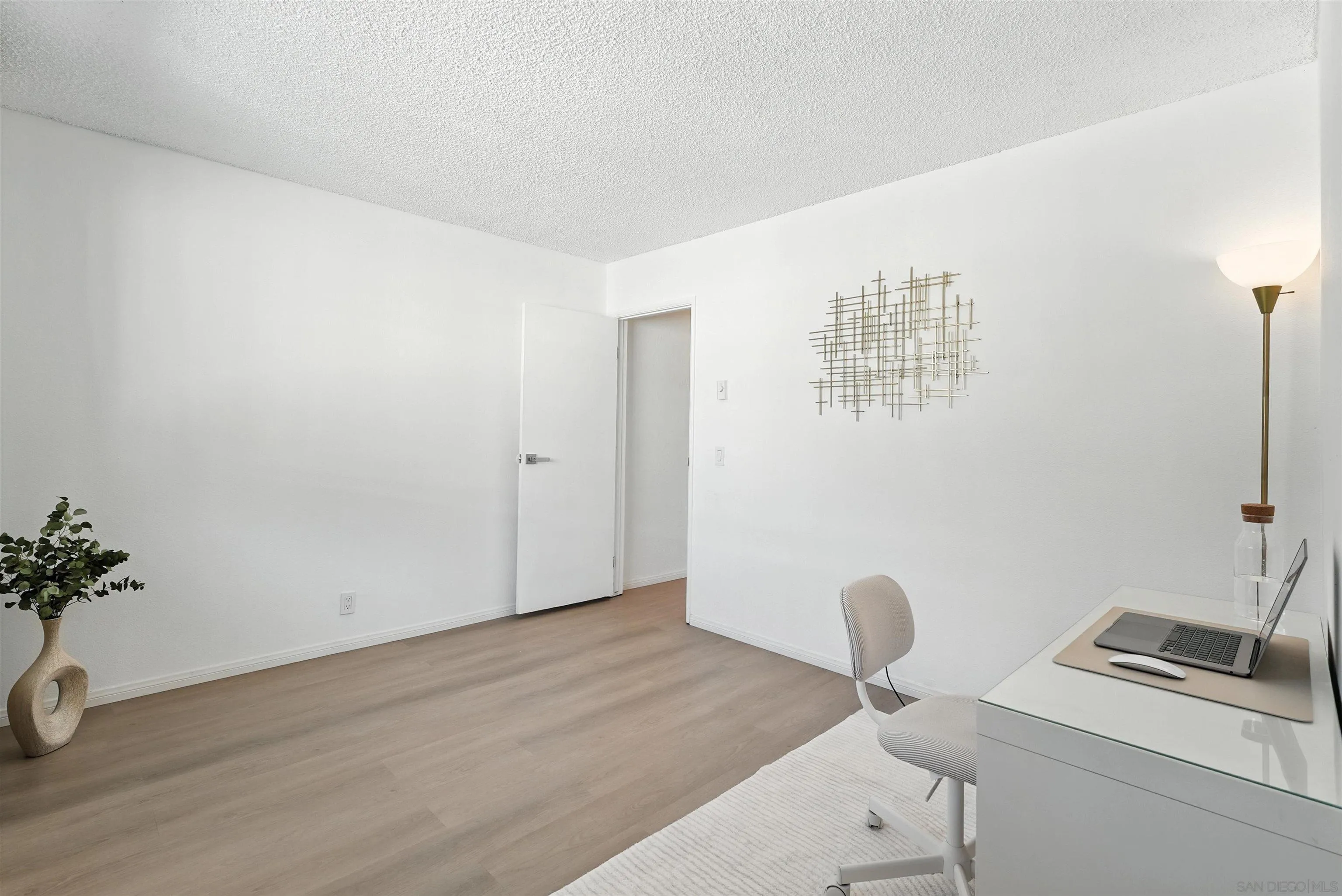 Photo #13: 2600127 Listing: Photo #13