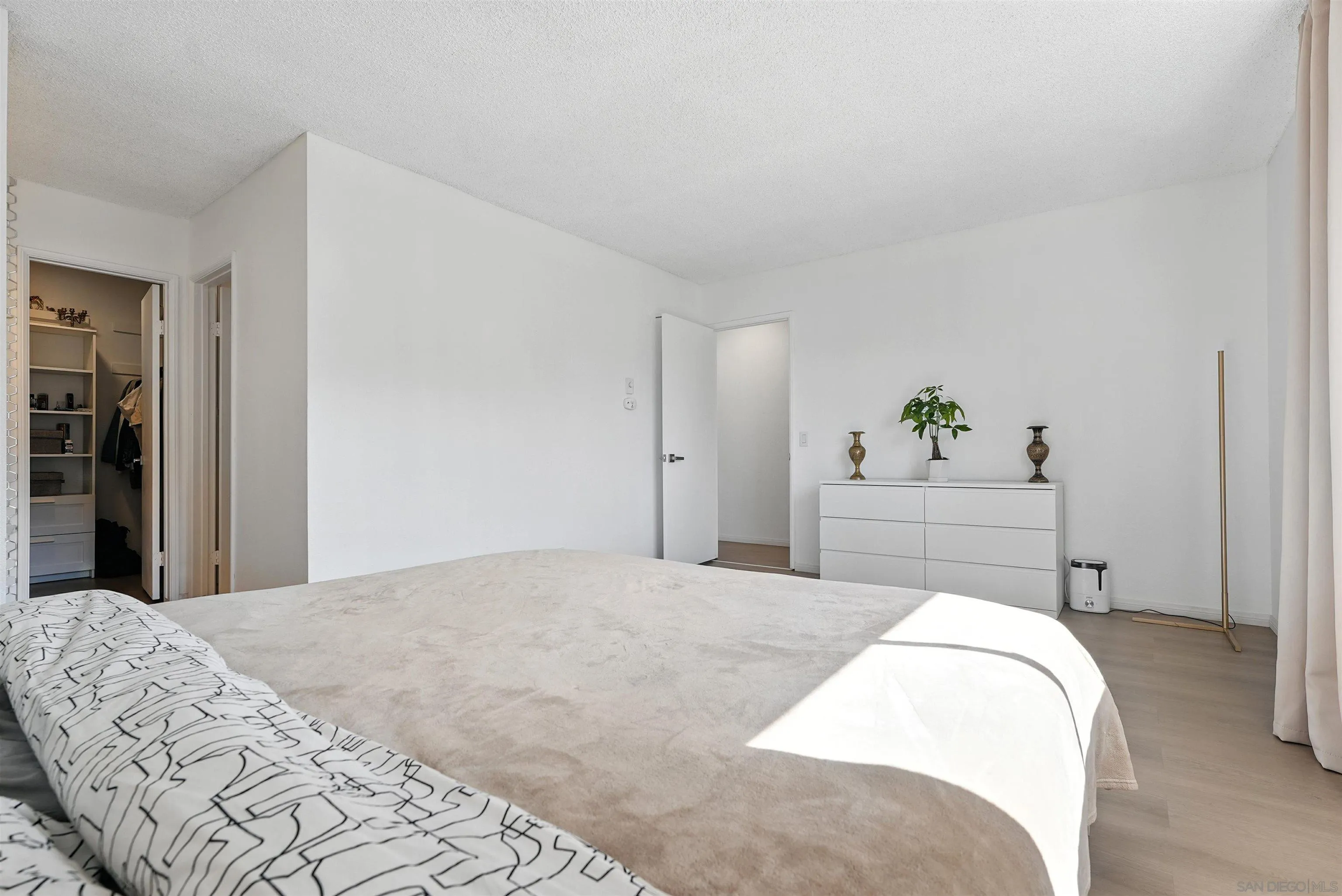 Photo #9: 2600127 Listing: Photo #9