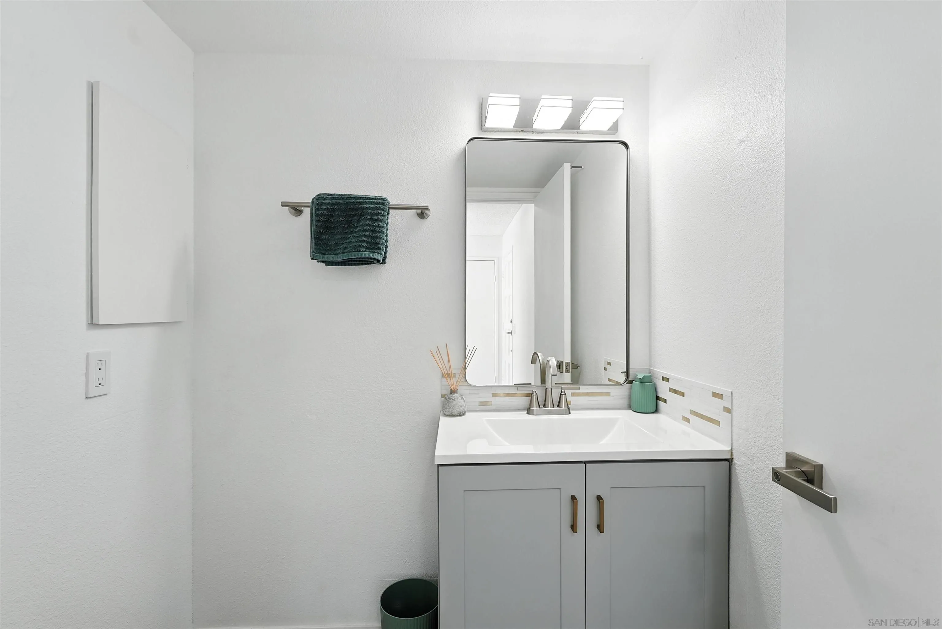 Photo #6: 2600127 Listing: Photo #6