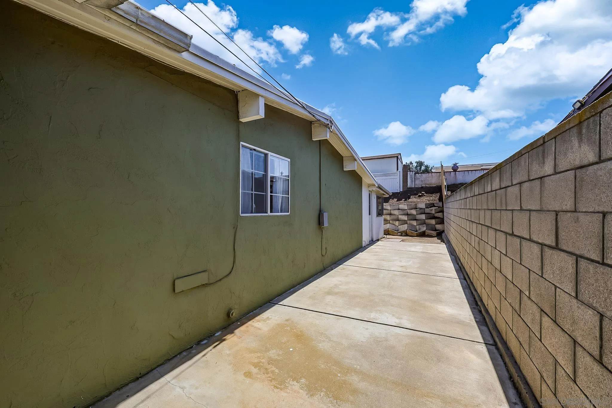 https://cdn.realtyfeed.com/cdn/127/260012702/4fce9663fa4bd9bba03dea9c3e2ea36c.webp