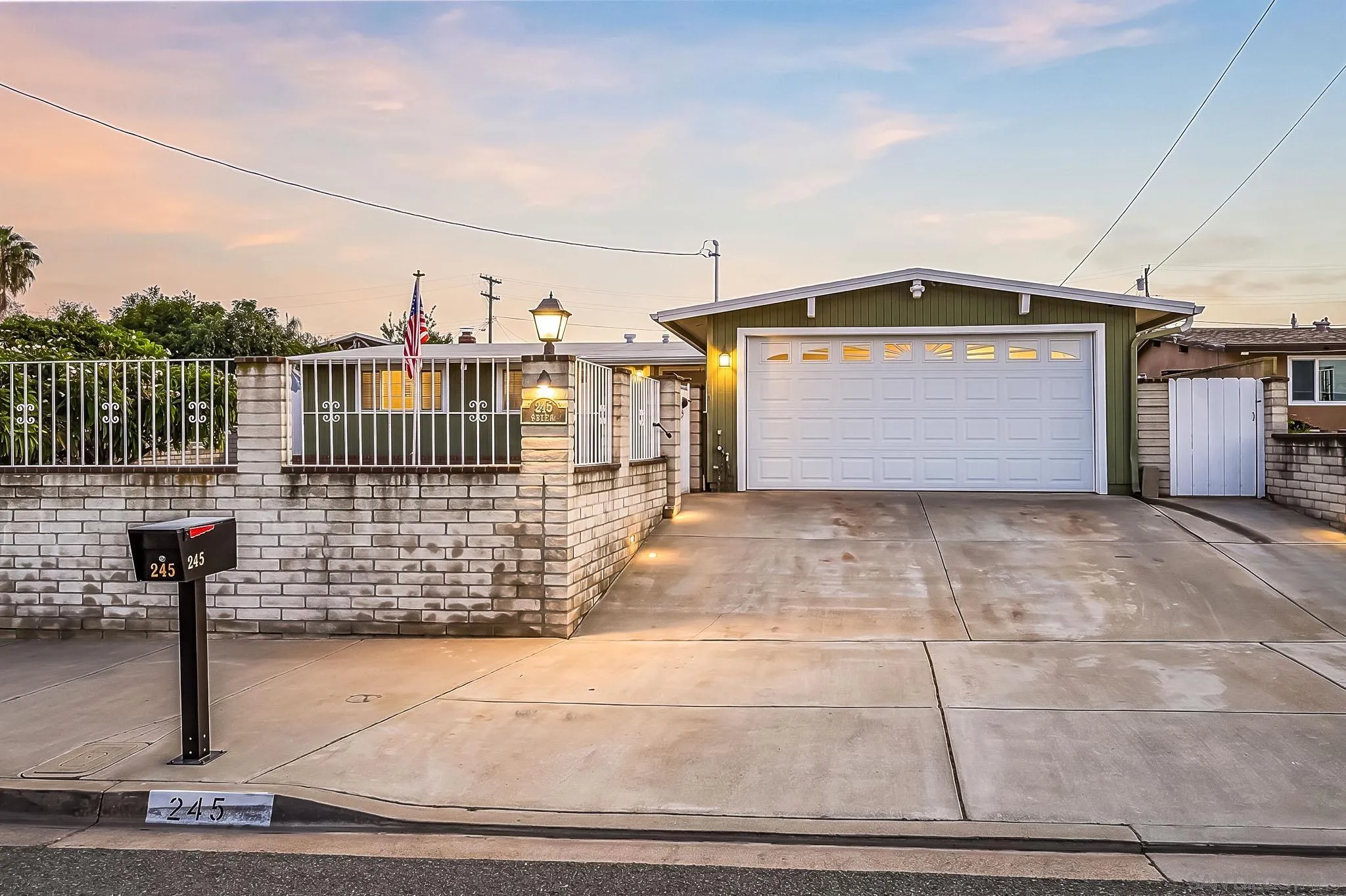 https://cdn.realtyfeed.com/cdn/127/260012702/51d119a0158d5b6c59aca054a373c2ee.webp