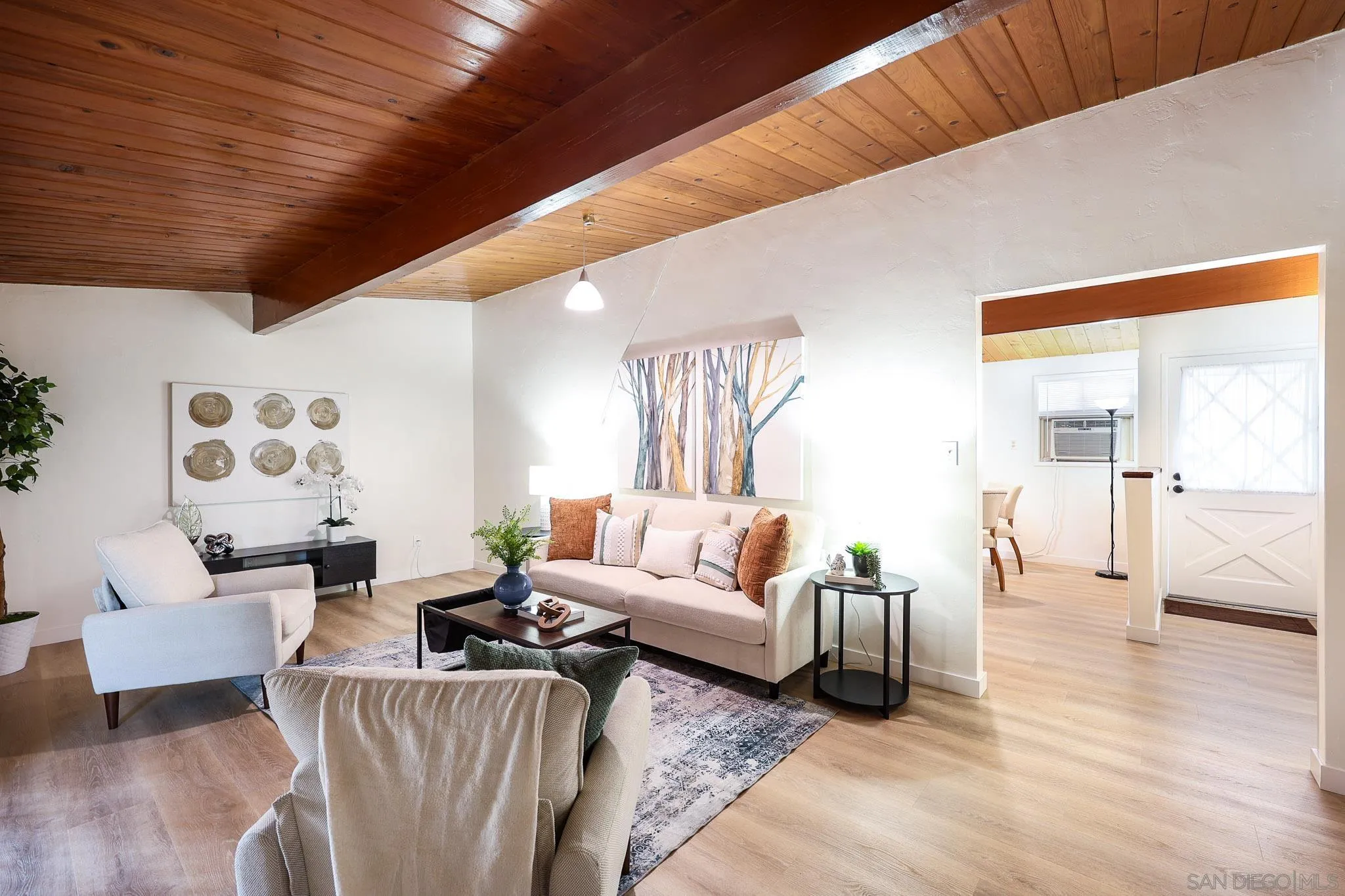 https://cdn.realtyfeed.com/cdn/127/260012702/c6c52f2c34d7189d0464f87a09fed816.webp