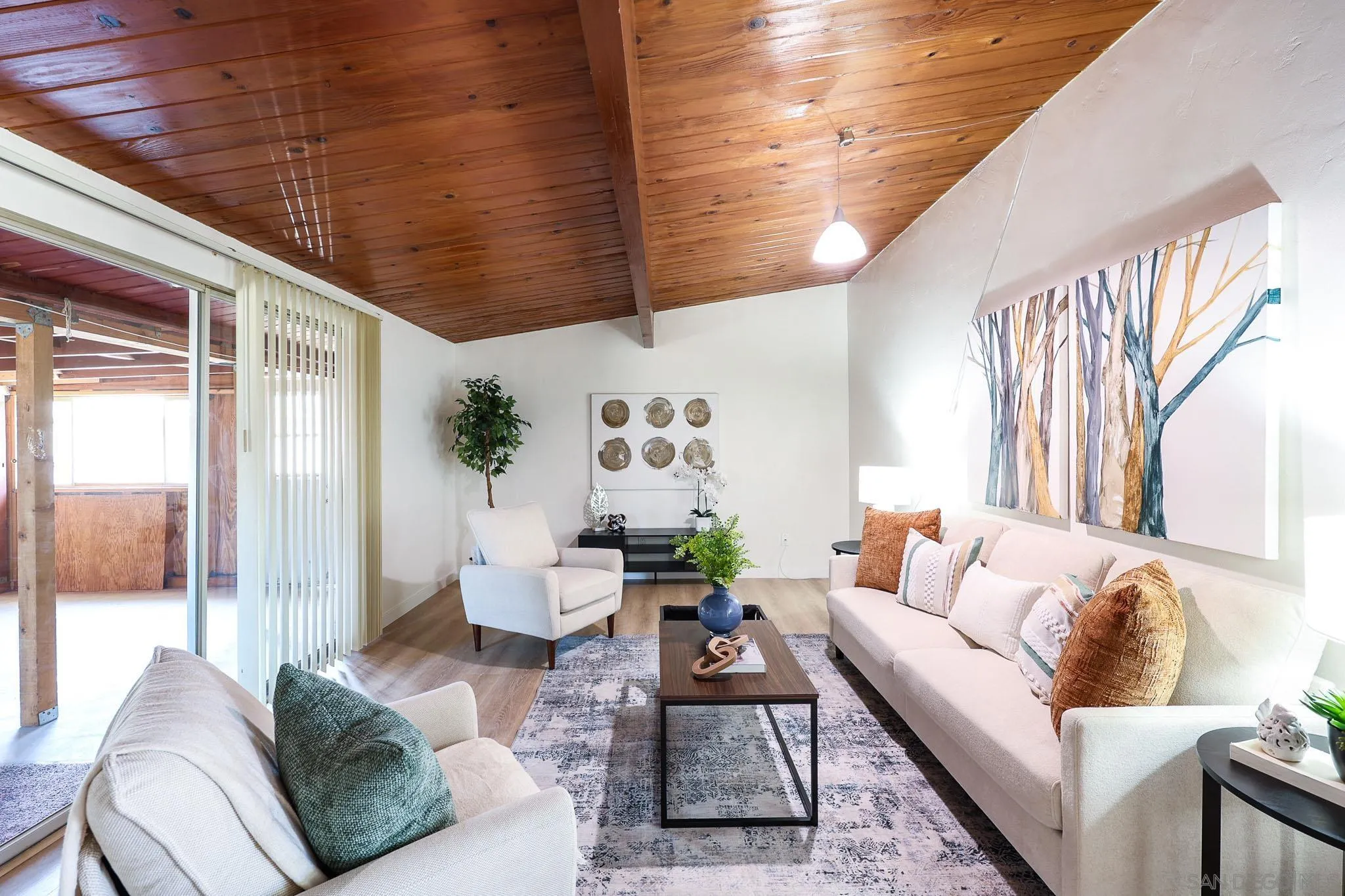 https://cdn.realtyfeed.com/cdn/127/260012702/de0e2bd2648e0e382a30cf892fe9d2f1.webp