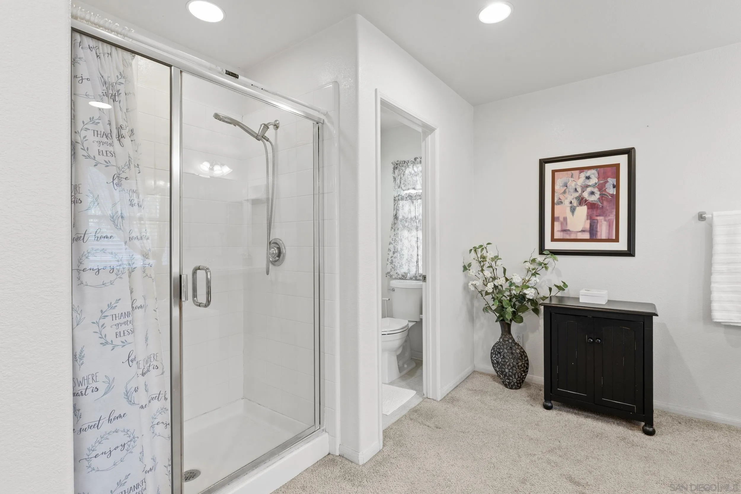 https://cdn.realtyfeed.com/cdn/127/260012703/1df88796c61c1e467c1da43df9563441.webp