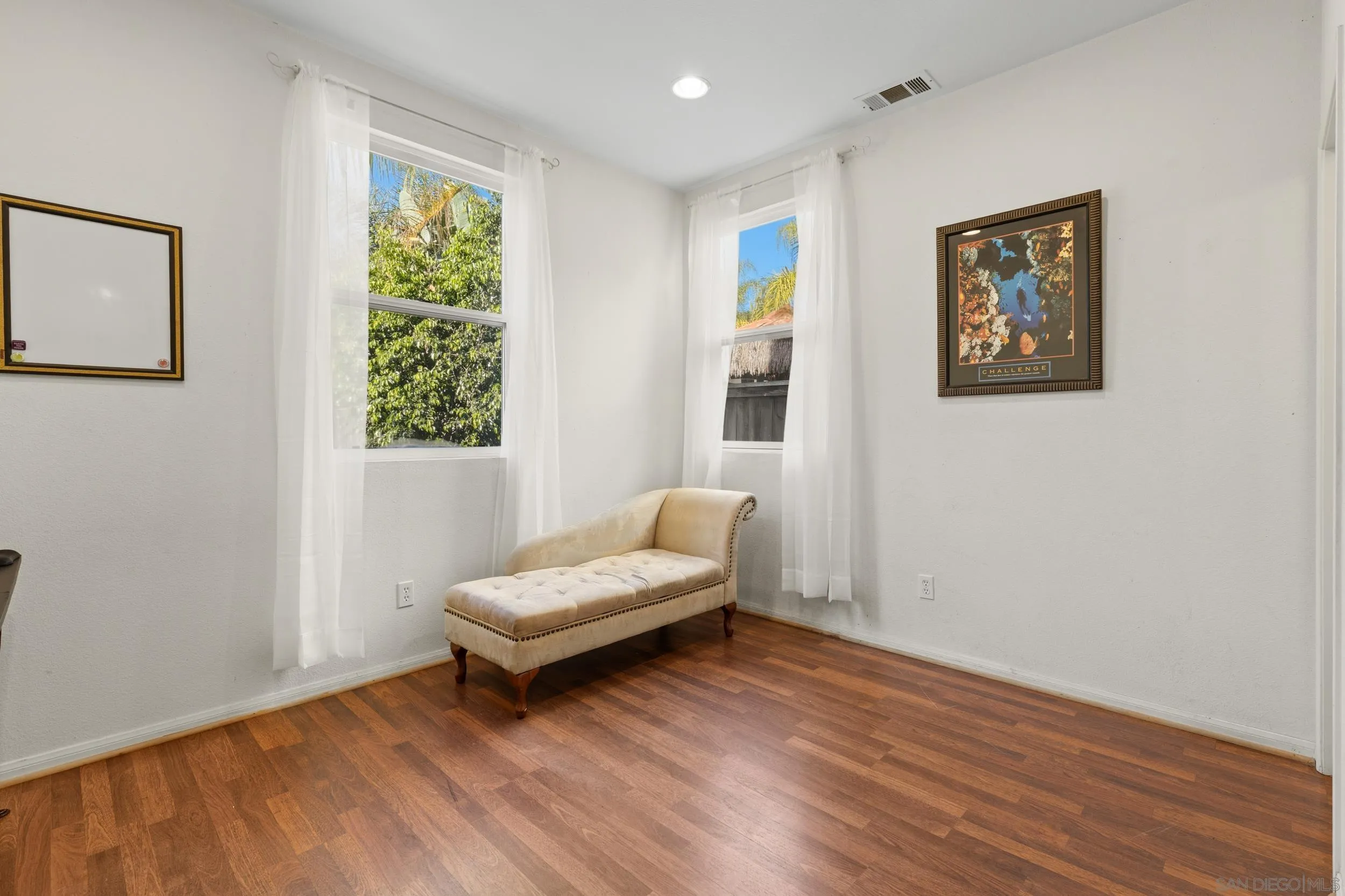 https://cdn.realtyfeed.com/cdn/127/260012703/53bc2a19ee0798dc8e3c09700216950f.webp