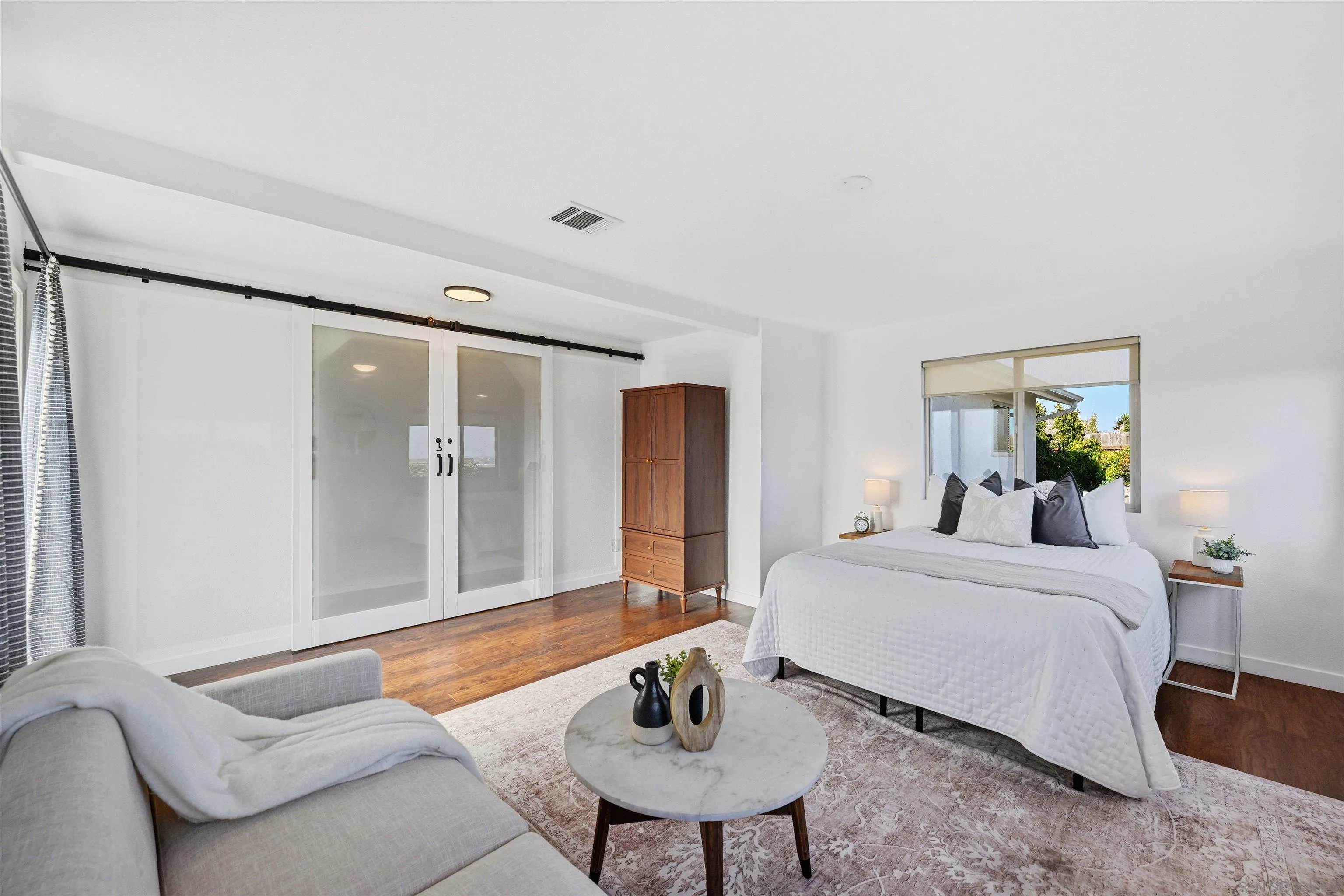 https://cdn.realtyfeed.com/cdn/127/260012705/0cb97d8a8f57f209f4ecfe6db6cd2449.webp