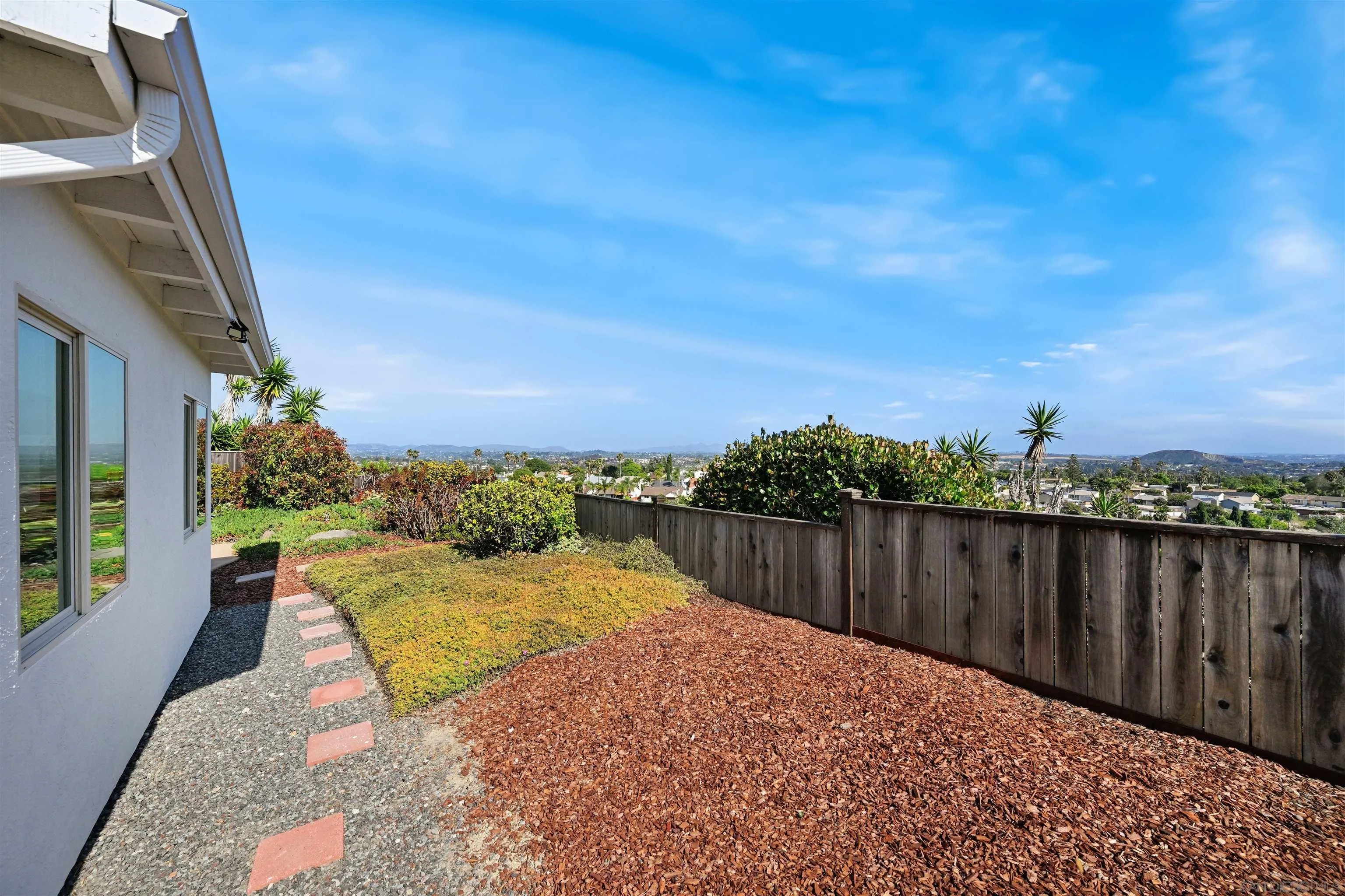 https://cdn.realtyfeed.com/cdn/127/260012705/1a38c58fd860ca0555e3d71a332332fb.webp