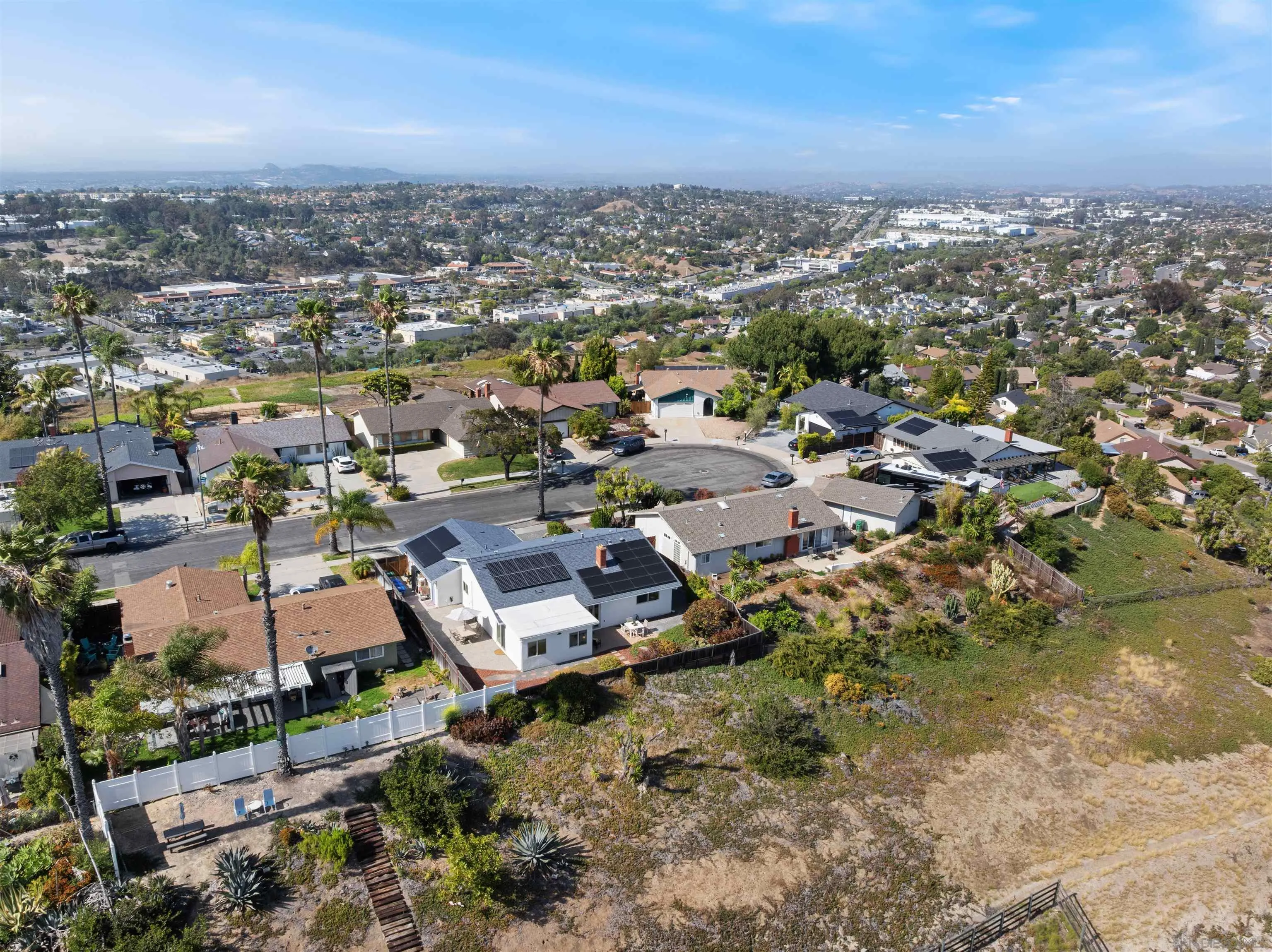 https://cdn.realtyfeed.com/cdn/127/260012705/59008cb6af9bb1f4398e414cd78d93fe.webp