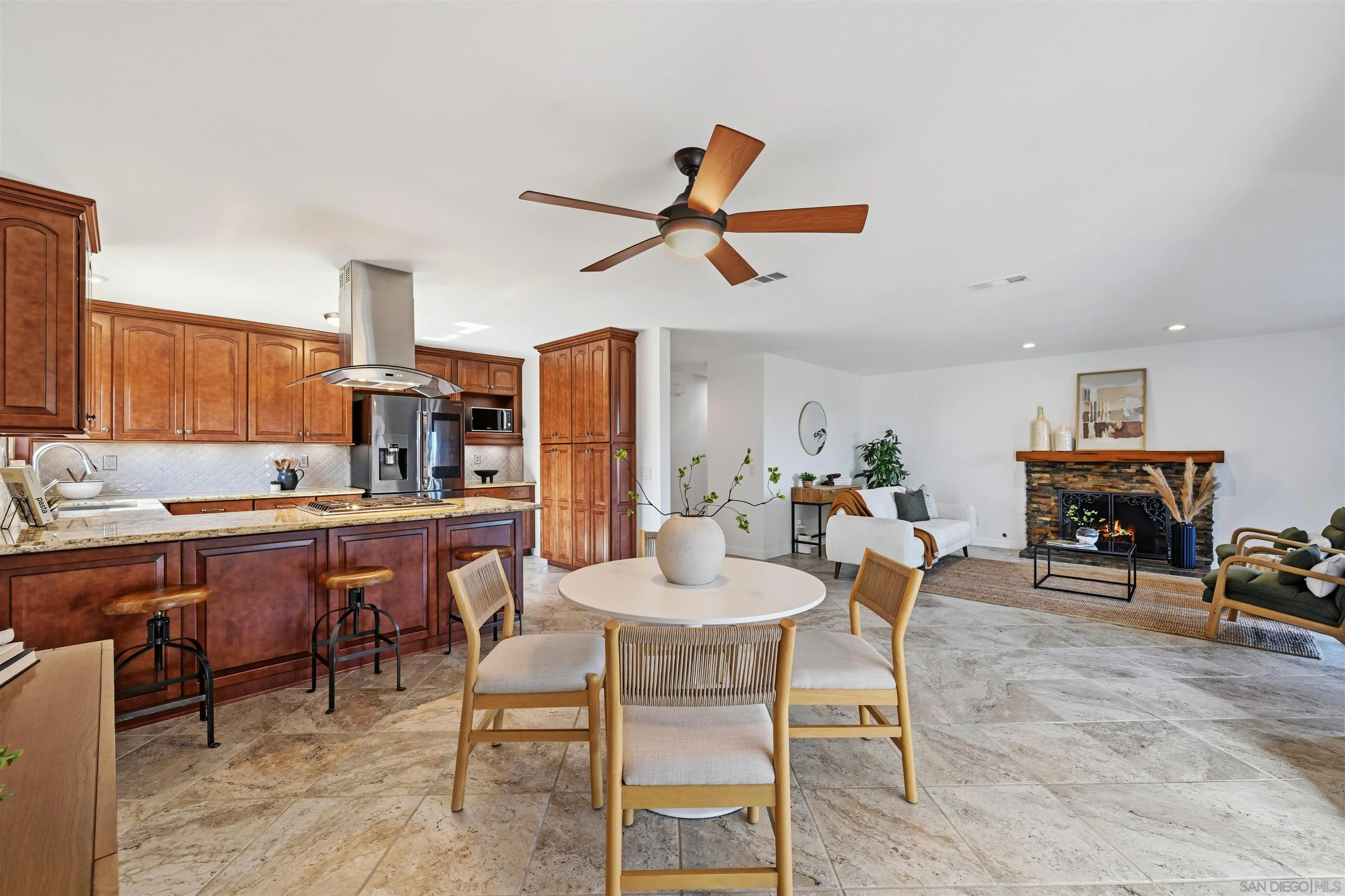 https://cdn.realtyfeed.com/cdn/127/260012705/b37188c28fff4f8b70026101641c5ced.webp