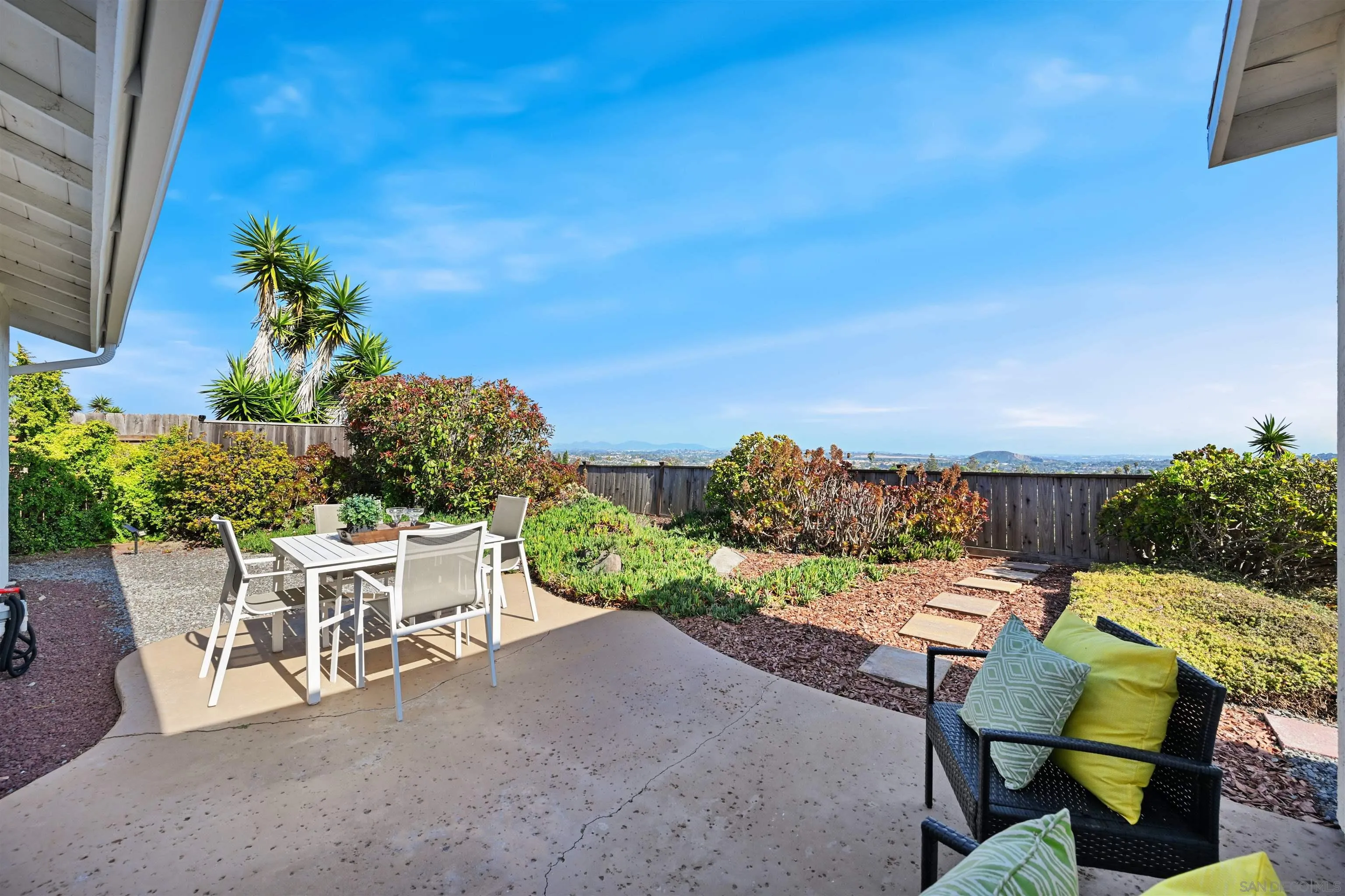 https://cdn.realtyfeed.com/cdn/127/260012705/b50a5365360d39f1ee57dc1dcdaccf4b.webp