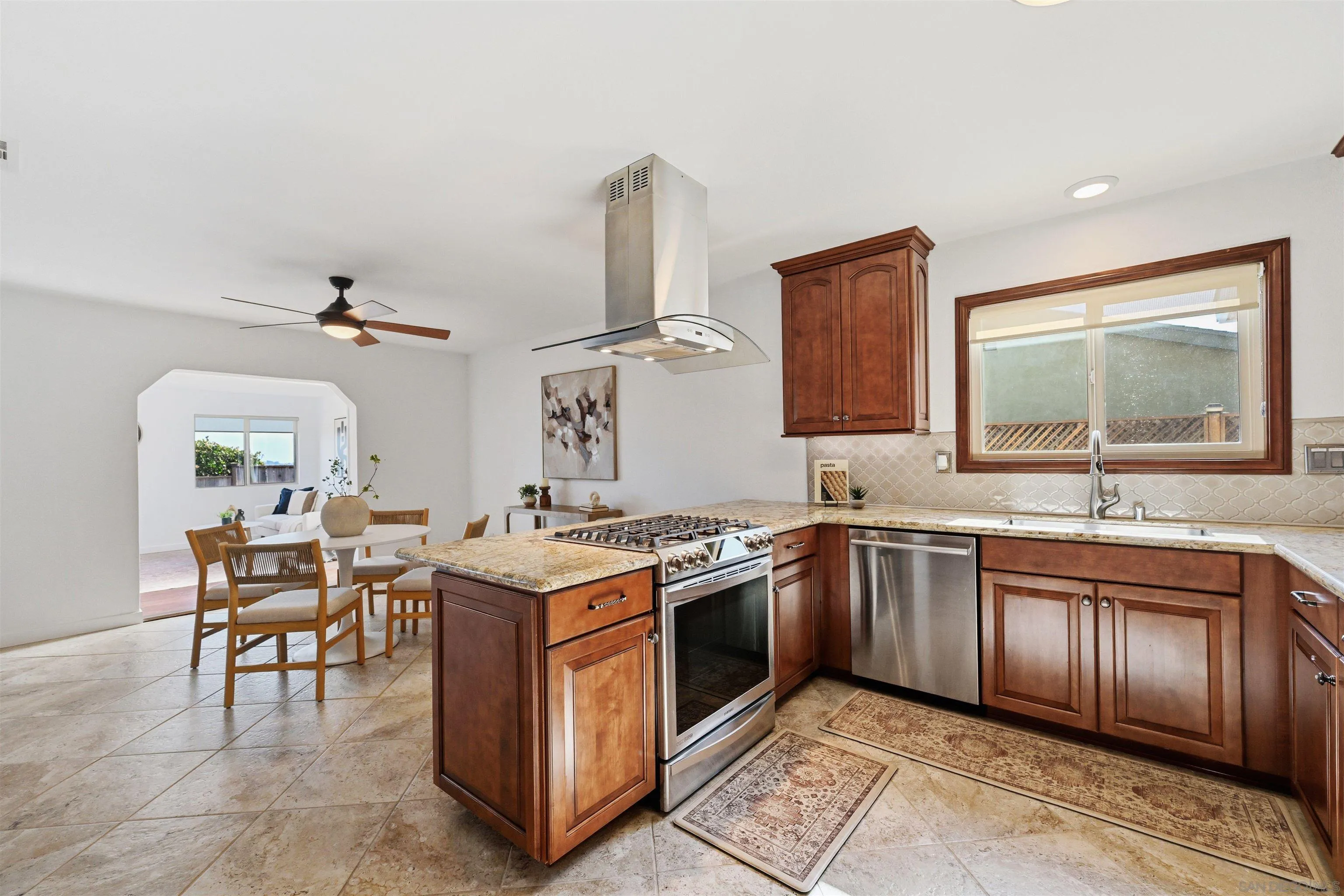 https://cdn.realtyfeed.com/cdn/127/260012705/e4a905cb8055ae5a73b9deeea059a69f.webp