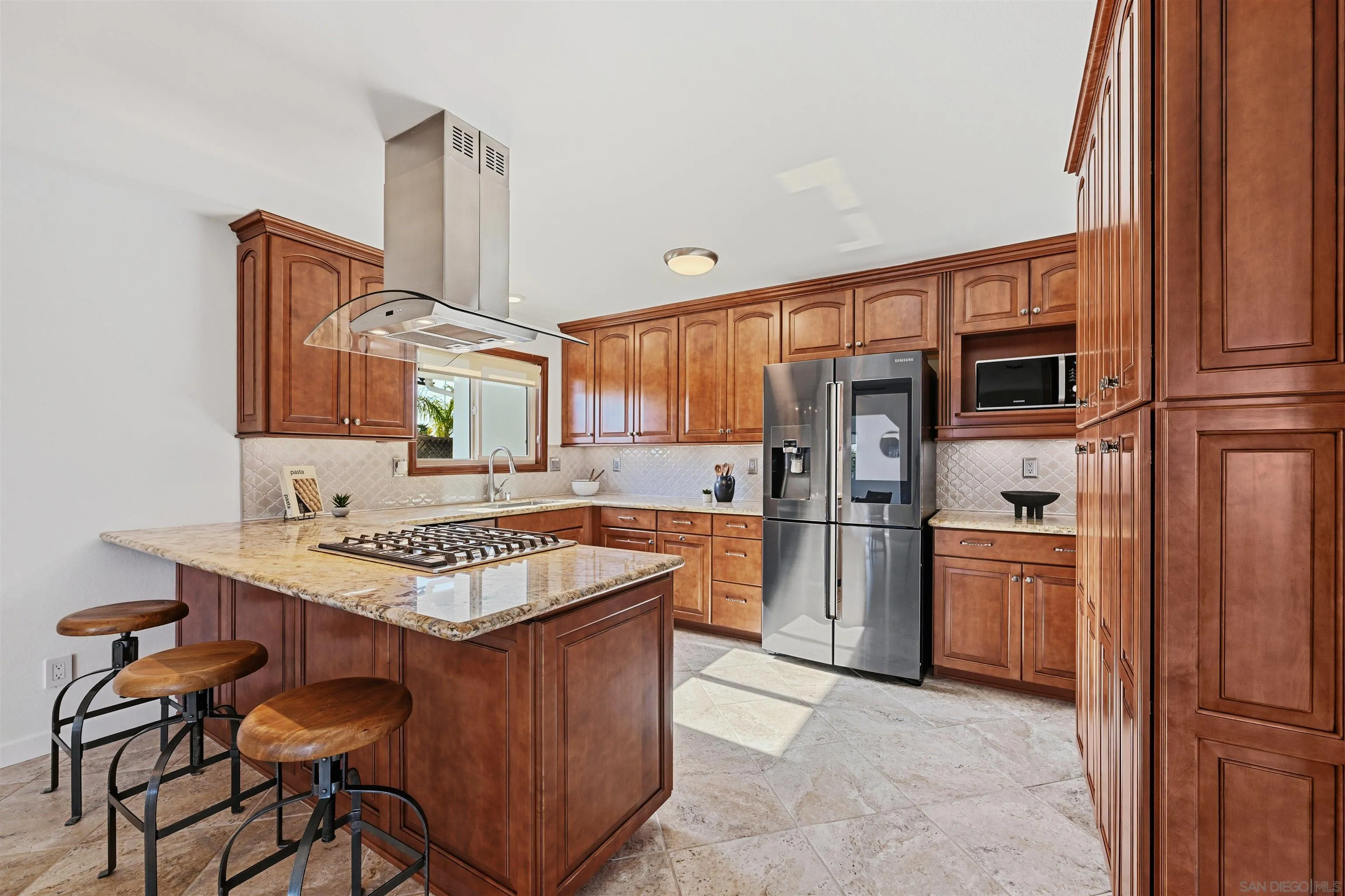 https://cdn.realtyfeed.com/cdn/127/260012705/ffcb3a2feab10cf1cd8697041f7bb6bc.webp