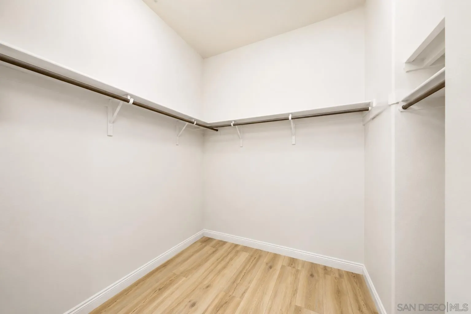 Photo #26: 260012706 Listing: Photo #26