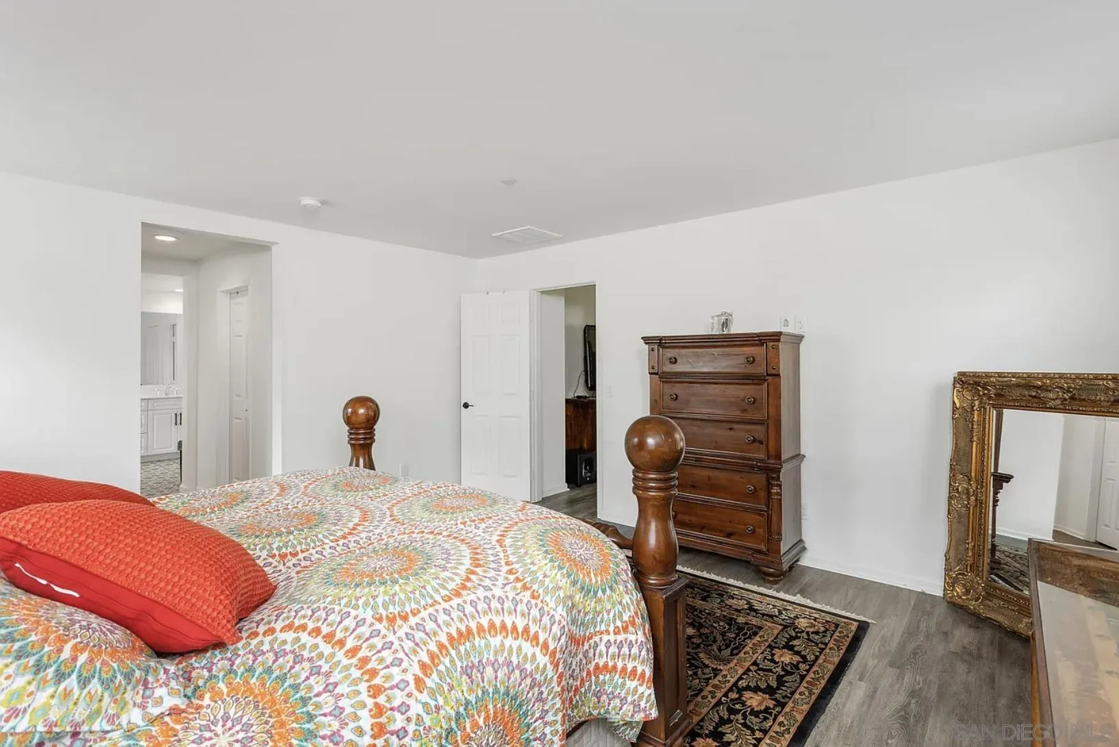 https://cdn.realtyfeed.com/cdn/127/260012707/3ae750563d40b9f74ff38bc9694a8c0f.webp