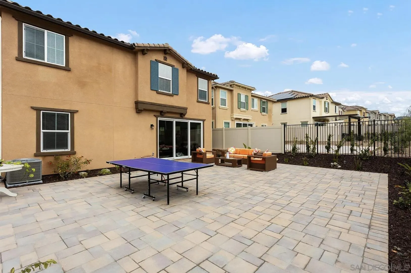 https://cdn.realtyfeed.com/cdn/127/260012707/4bcd2e358c64f119354a7f5fd94d7a56.webp