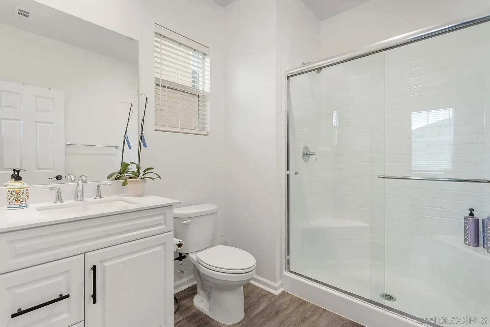 https://cdn.realtyfeed.com/cdn/127/260012707/7c6af0b4af6e1c7ed44d7da6ee2a45e6.webp