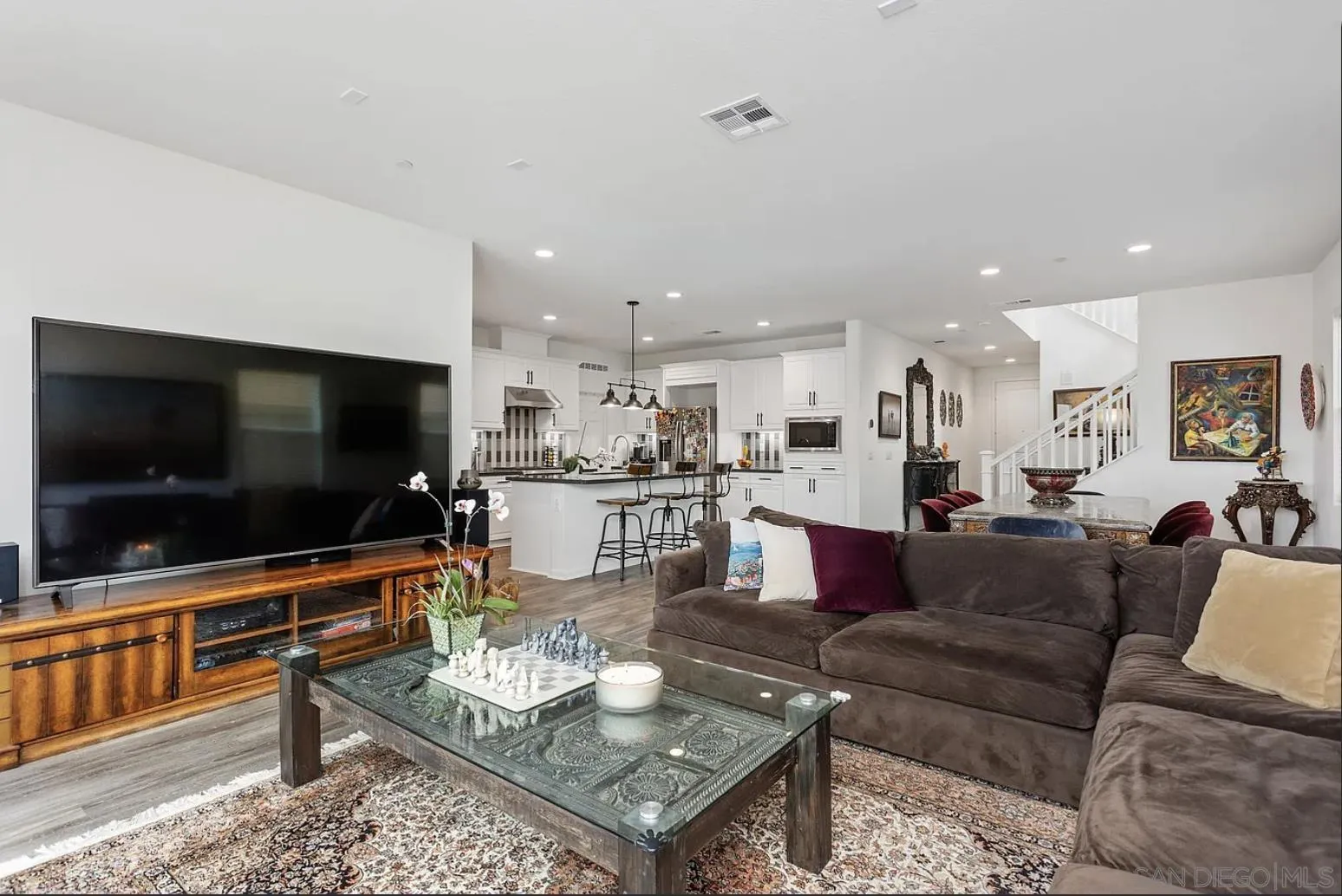 https://cdn.realtyfeed.com/cdn/127/260012707/8d185a9f63ff0e7e0ac8c3f4396f012b.webp
