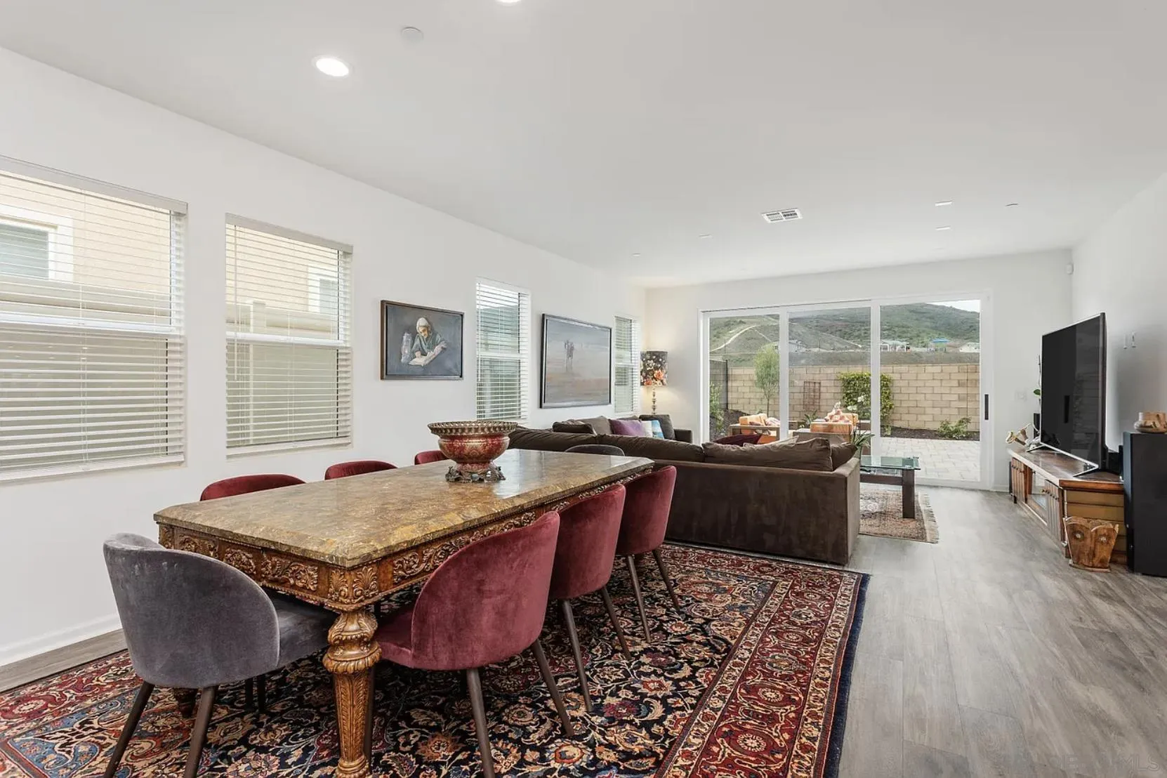 https://cdn.realtyfeed.com/cdn/127/260012707/a3bf3c06640504fe99ead7a75bebc93c.webp
