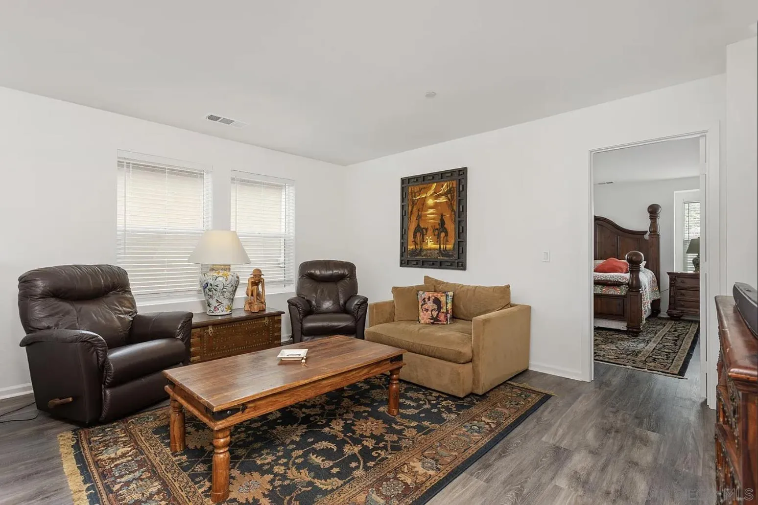 https://cdn.realtyfeed.com/cdn/127/260012707/d677ac33e1e40a8b3edc8bc71f430e07.webp