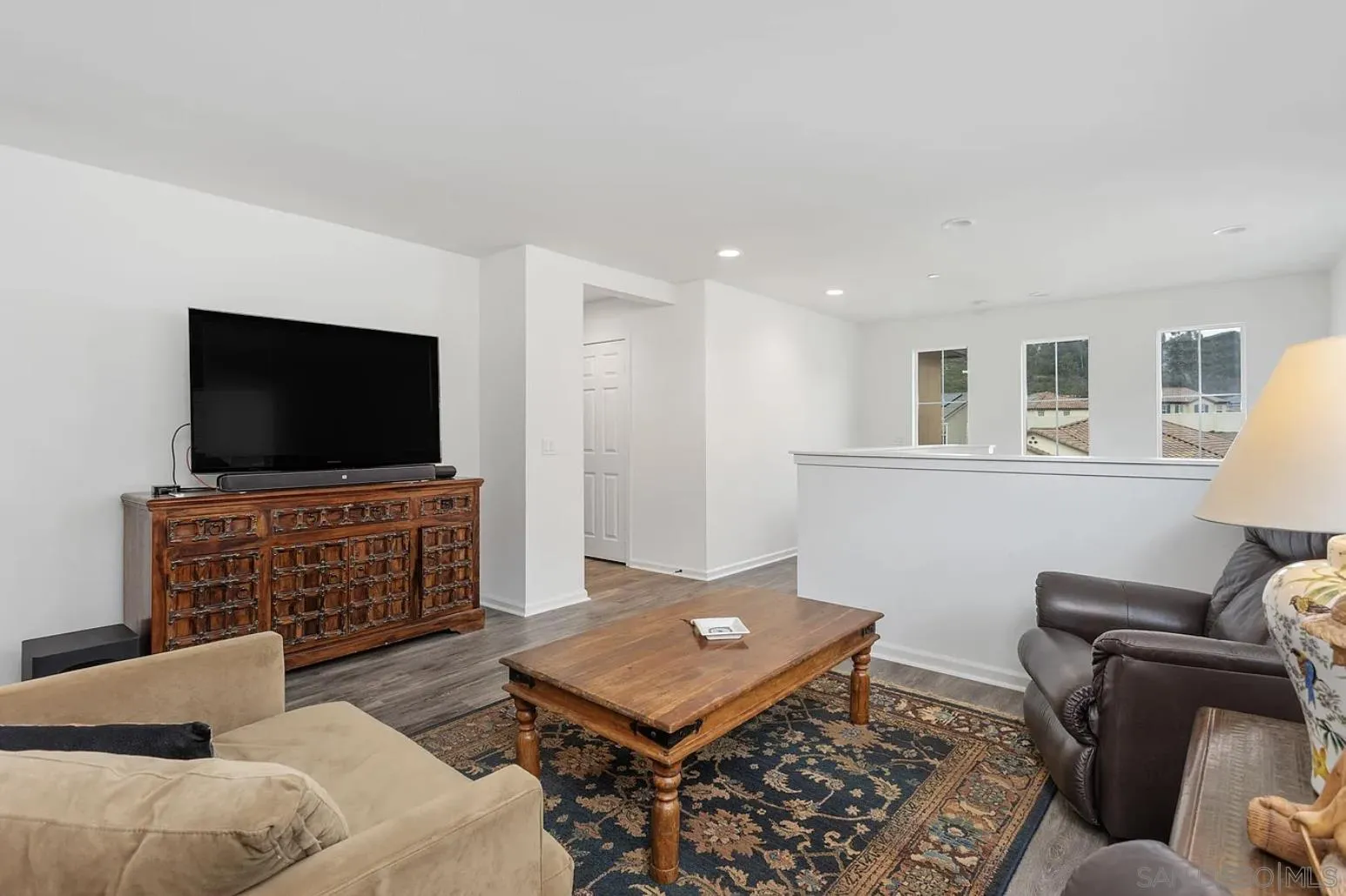https://cdn.realtyfeed.com/cdn/127/260012707/e672aafb0adbf2fb52a6a53bf2581453.webp