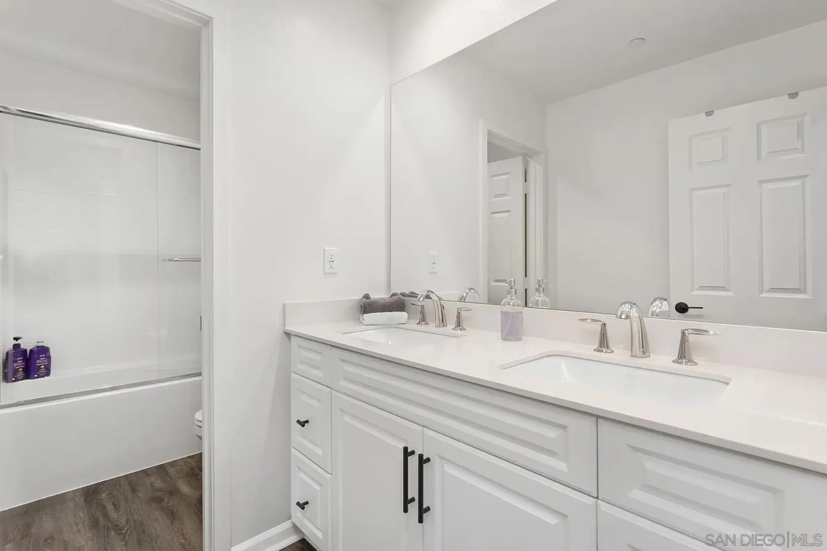 https://cdn.realtyfeed.com/cdn/127/260012707/e8597eeb09b3e909c4189b3c0e970f16.webp