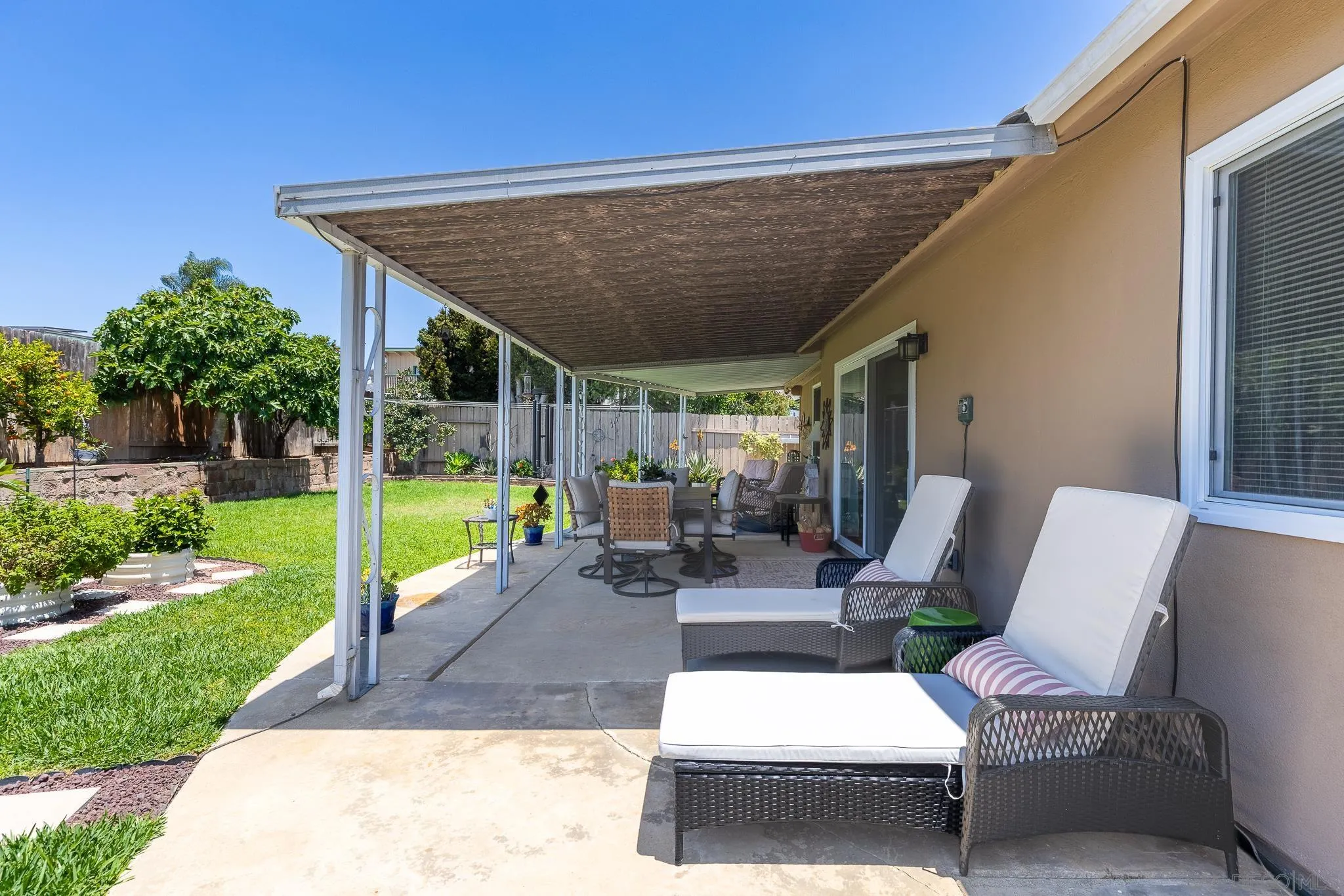 https://cdn.realtyfeed.com/cdn/127/260012712/32de81e7bdc706928b45bbc9c465715c.webp