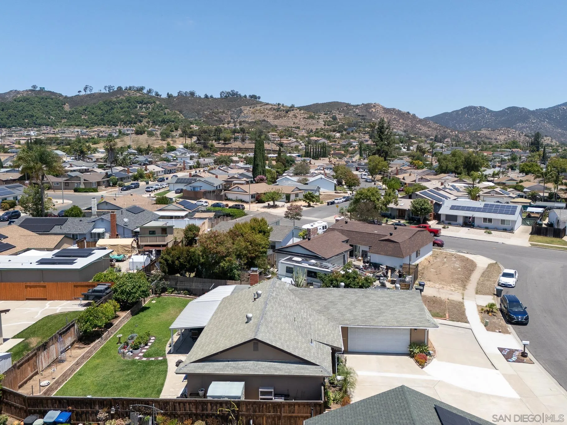https://cdn.realtyfeed.com/cdn/127/260012712/48a4bdb22399e9799228adec0c9d4880.webp