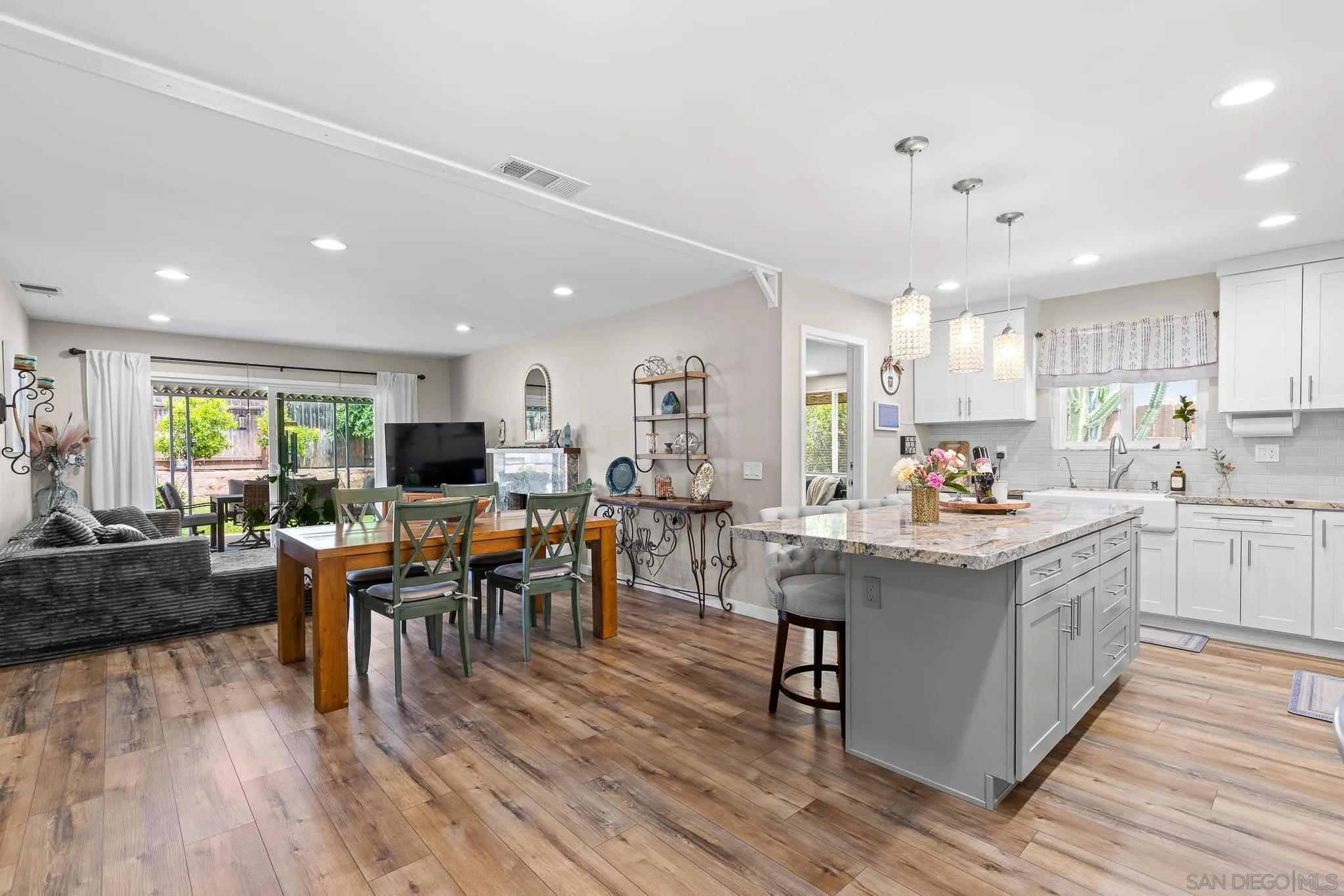 https://cdn.realtyfeed.com/cdn/127/260012712/a8e55ee5fa2b6c81b695e522789033d5.webp