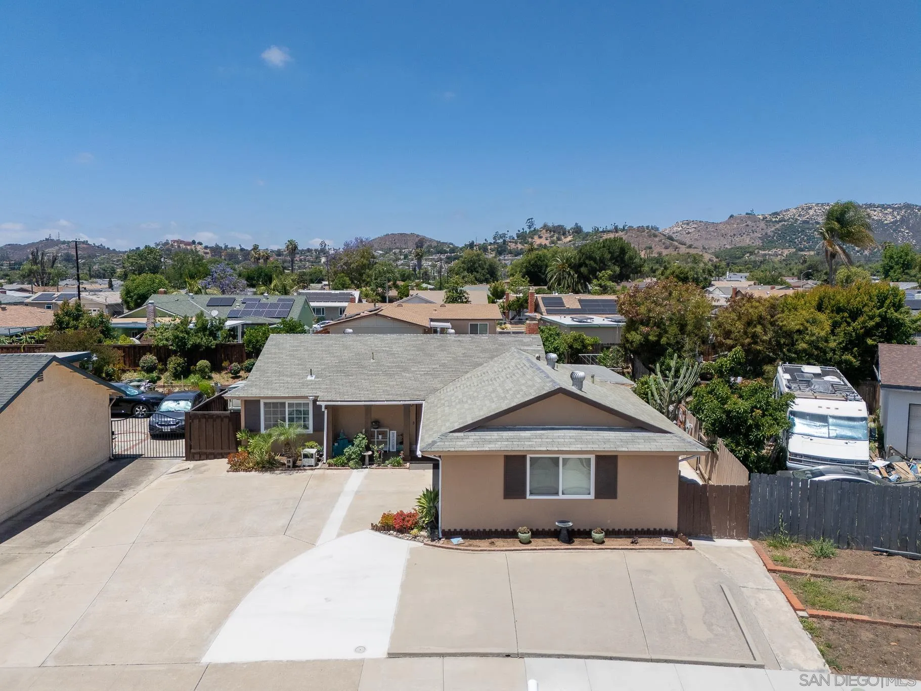 https://cdn.realtyfeed.com/cdn/127/260012712/ee47dee364475e66734747e3d6b9bef5.webp