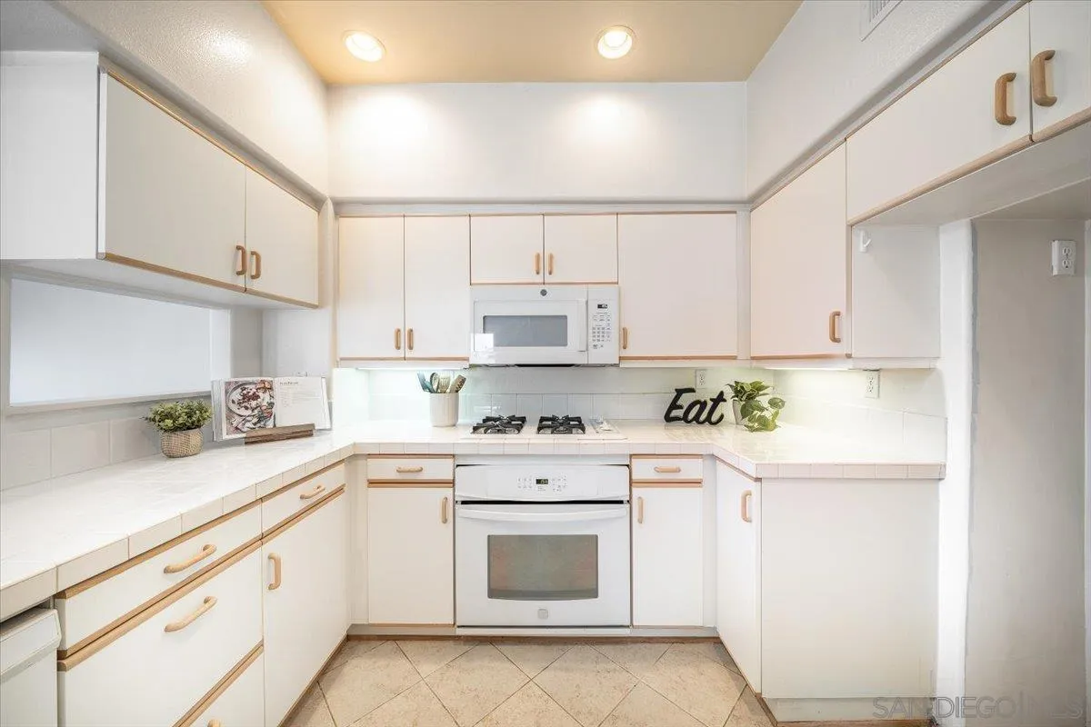 Photo #13: 260012714 Listing: Photo #13