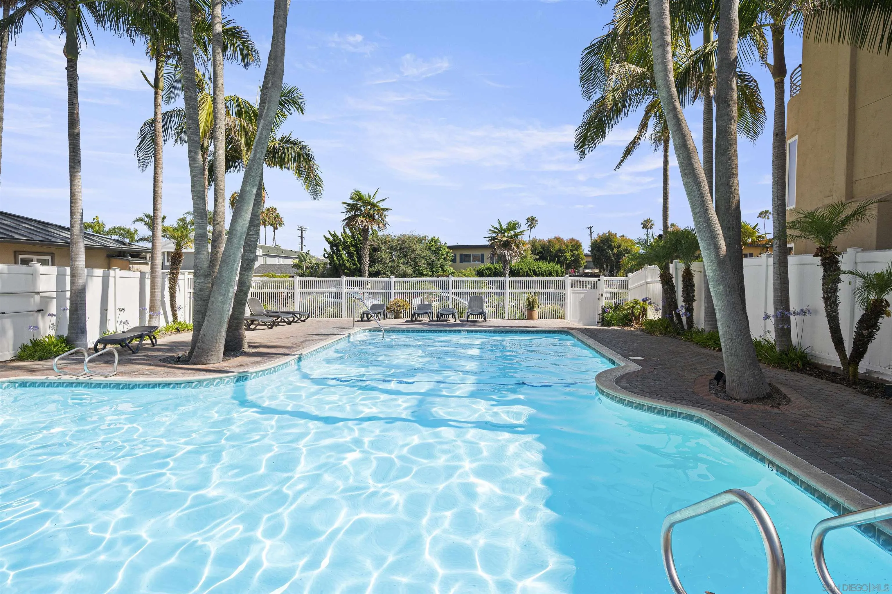 https://cdn.realtyfeed.com/cdn/127/260012718/ac756942dcfd1a246ca89730f2e25aa1.webp