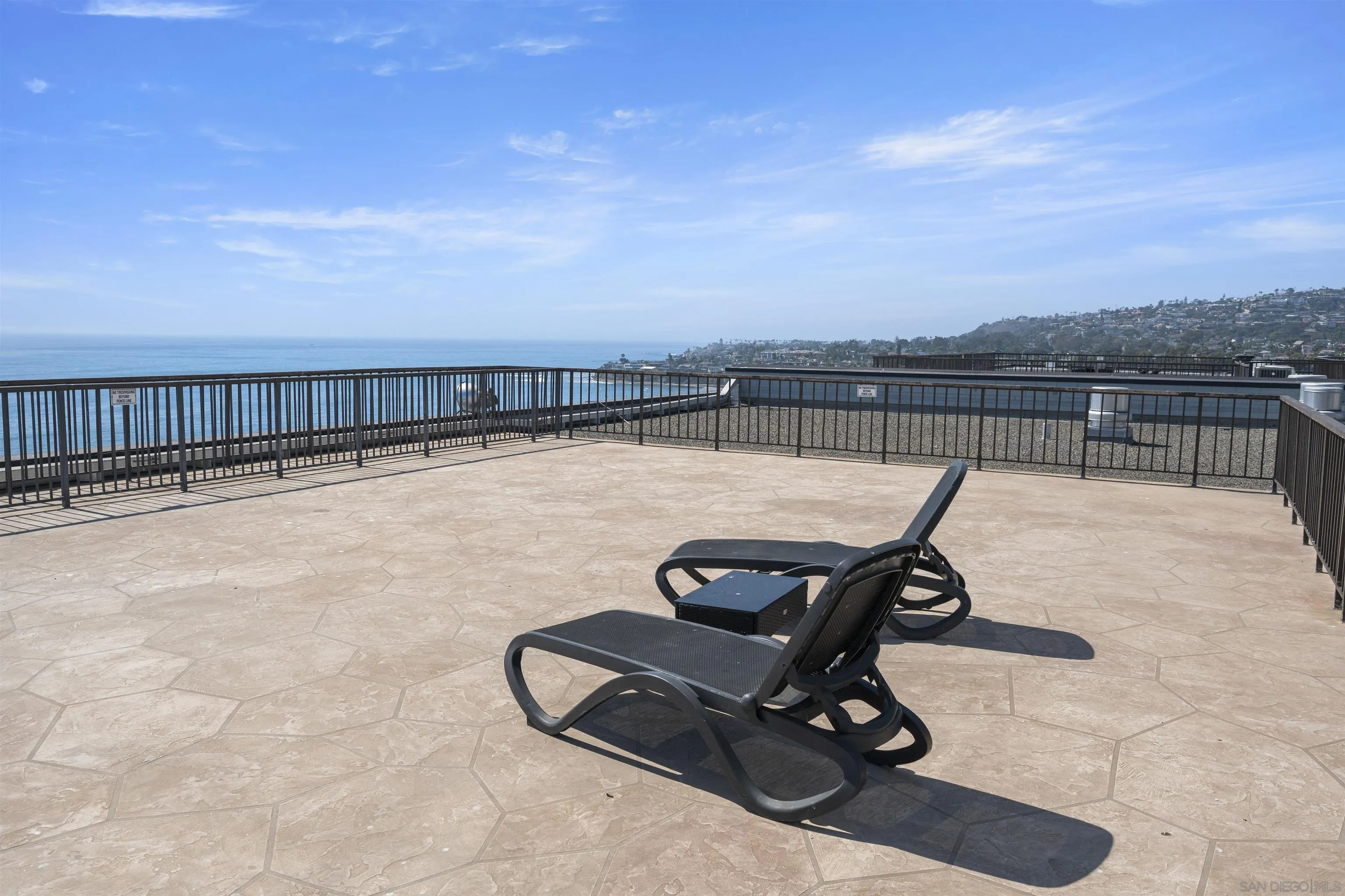 https://cdn.realtyfeed.com/cdn/127/260012718/ec4979fd4eaf06d6974b847705d4b38f.webp