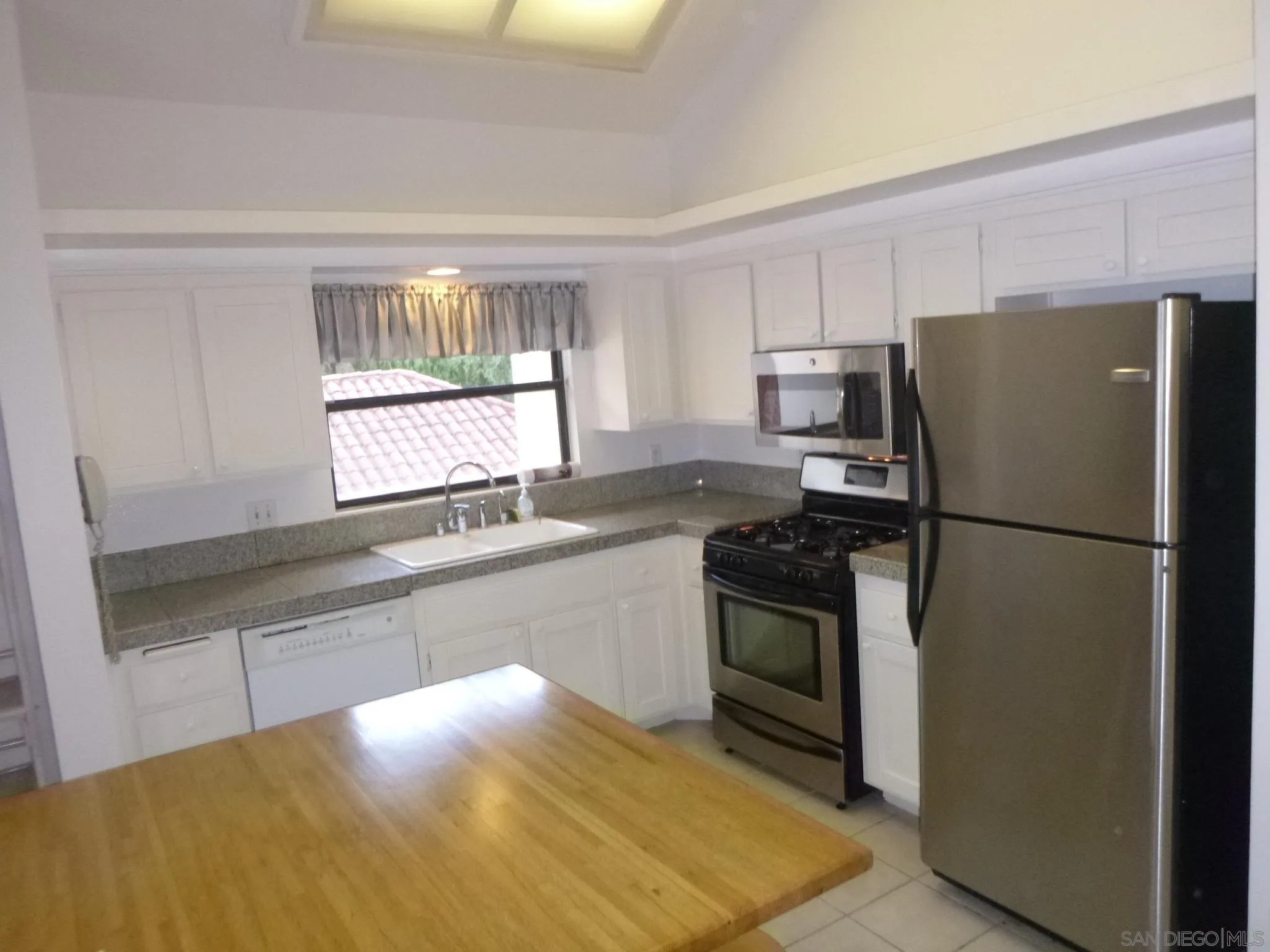 Photo #3: 260012719 Listing: Photo #3