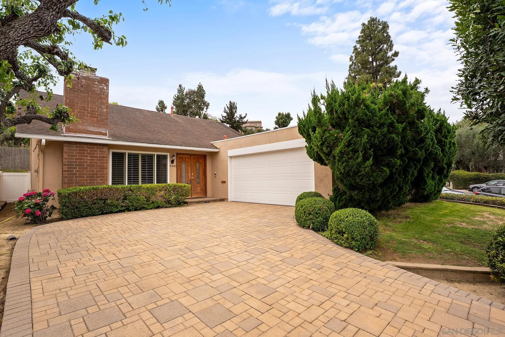 https://cdn.realtyfeed.com/cdn/127/260012720/0d6db22c3f2e620a8f4c395dcb3364bb.webp