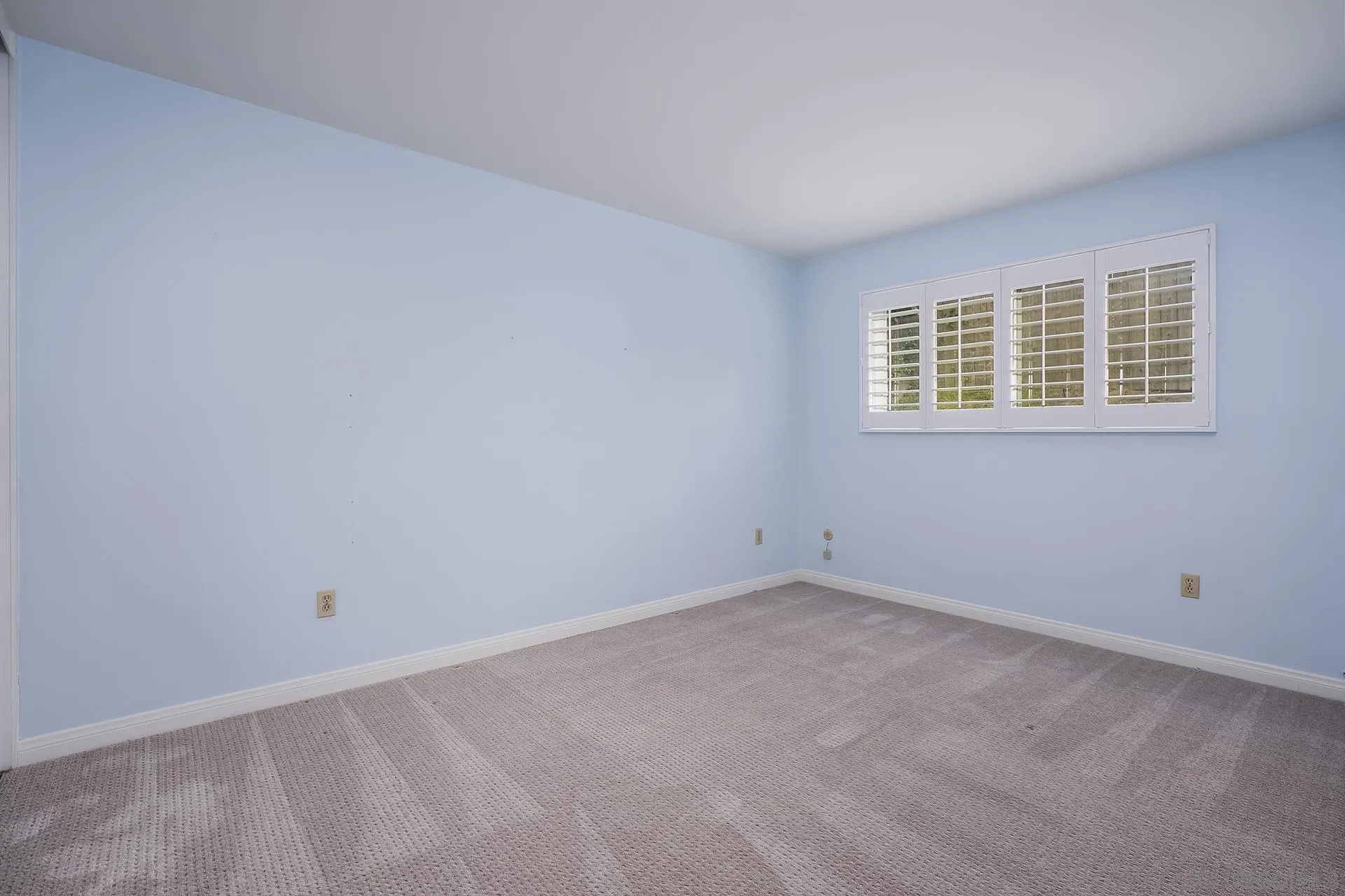 https://cdn.realtyfeed.com/cdn/127/260012720/1fbf9bab95ba6066e4c1e5dbde15700f.webp