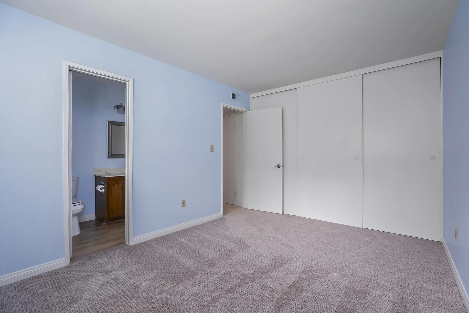 https://cdn.realtyfeed.com/cdn/127/260012720/465a229c6b8a639bd05486bf674ce182.webp