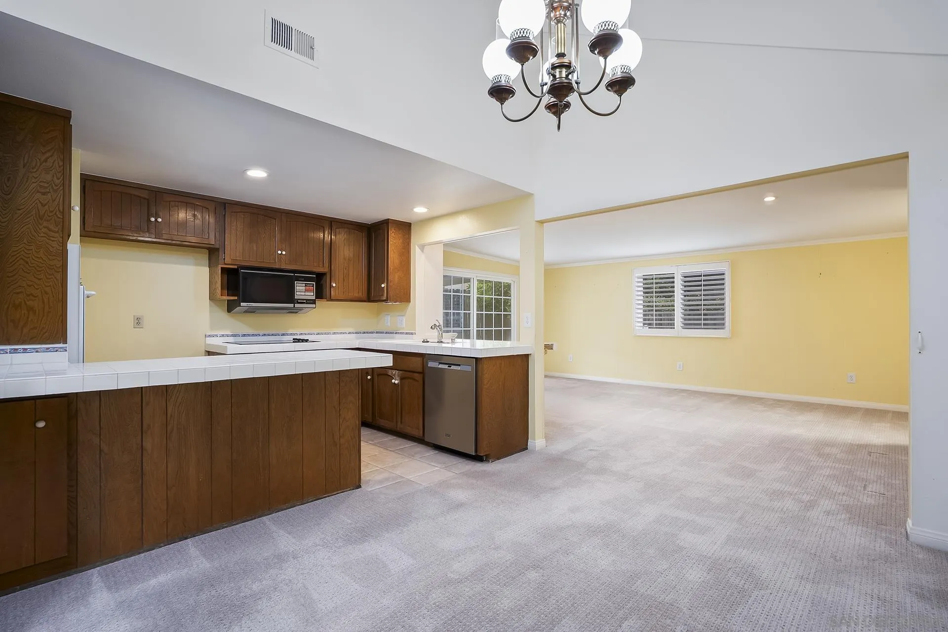 https://cdn.realtyfeed.com/cdn/127/260012720/509d8fe937fa3d3df6594da1bbfa86fd.webp