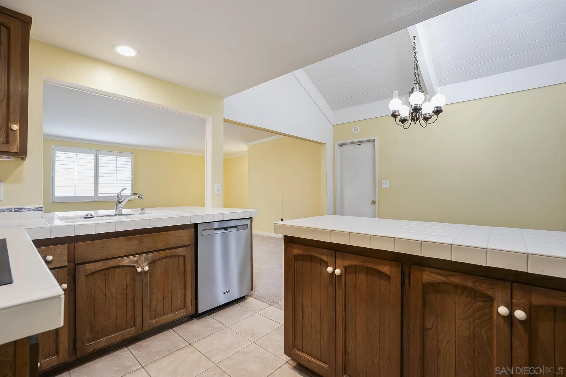 https://cdn.realtyfeed.com/cdn/127/260012720/5293d49b59924eb612c33a836276f036.webp