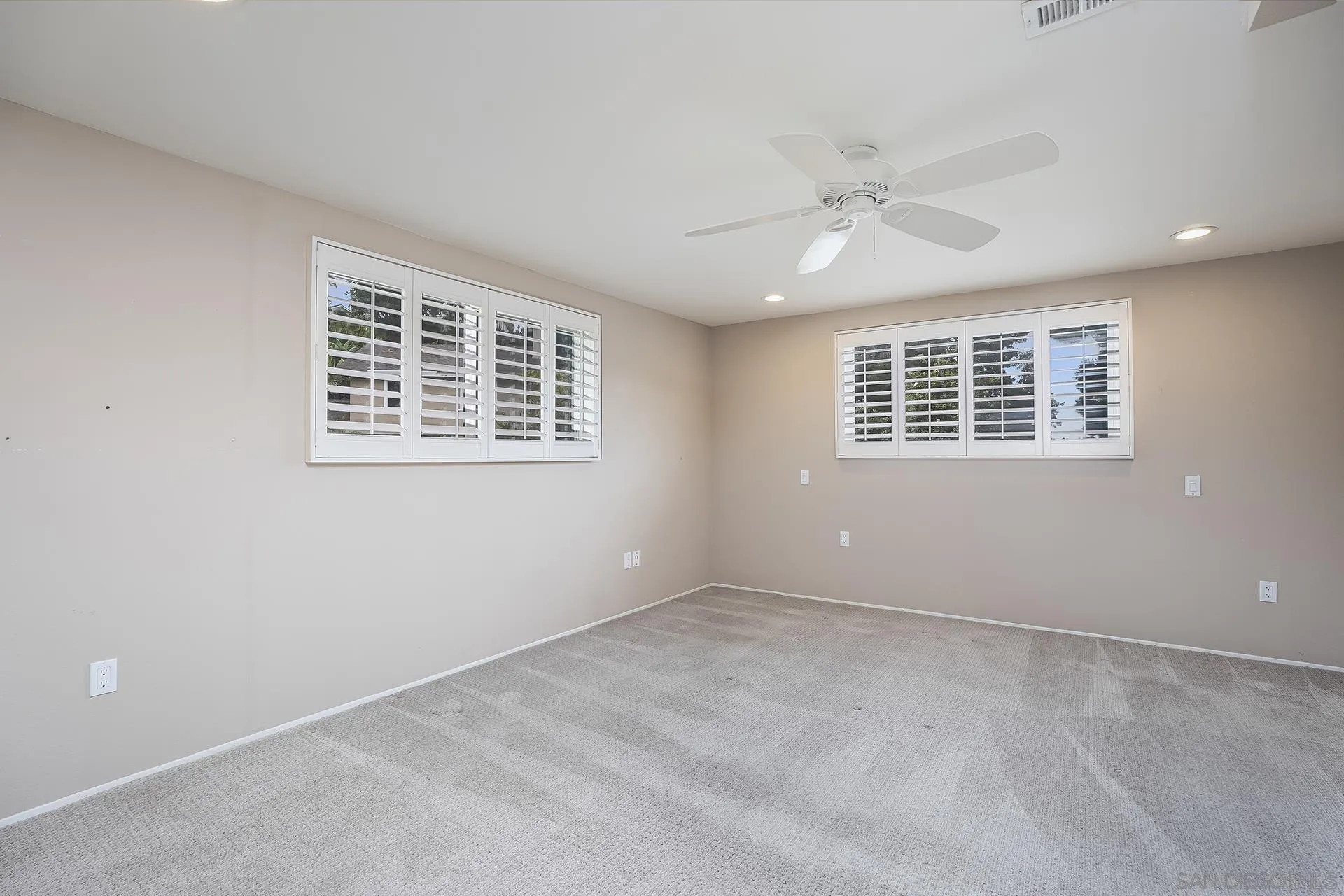 https://cdn.realtyfeed.com/cdn/127/260012720/67fb0beac66eadac4dd13a3fa0e1dcad.webp