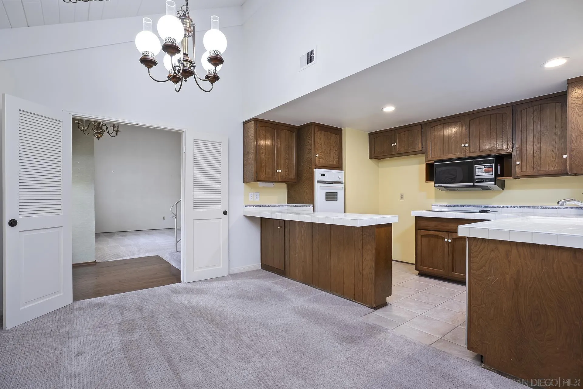 https://cdn.realtyfeed.com/cdn/127/260012720/85a2802c3c8773abcd23ac8603874bb7.webp