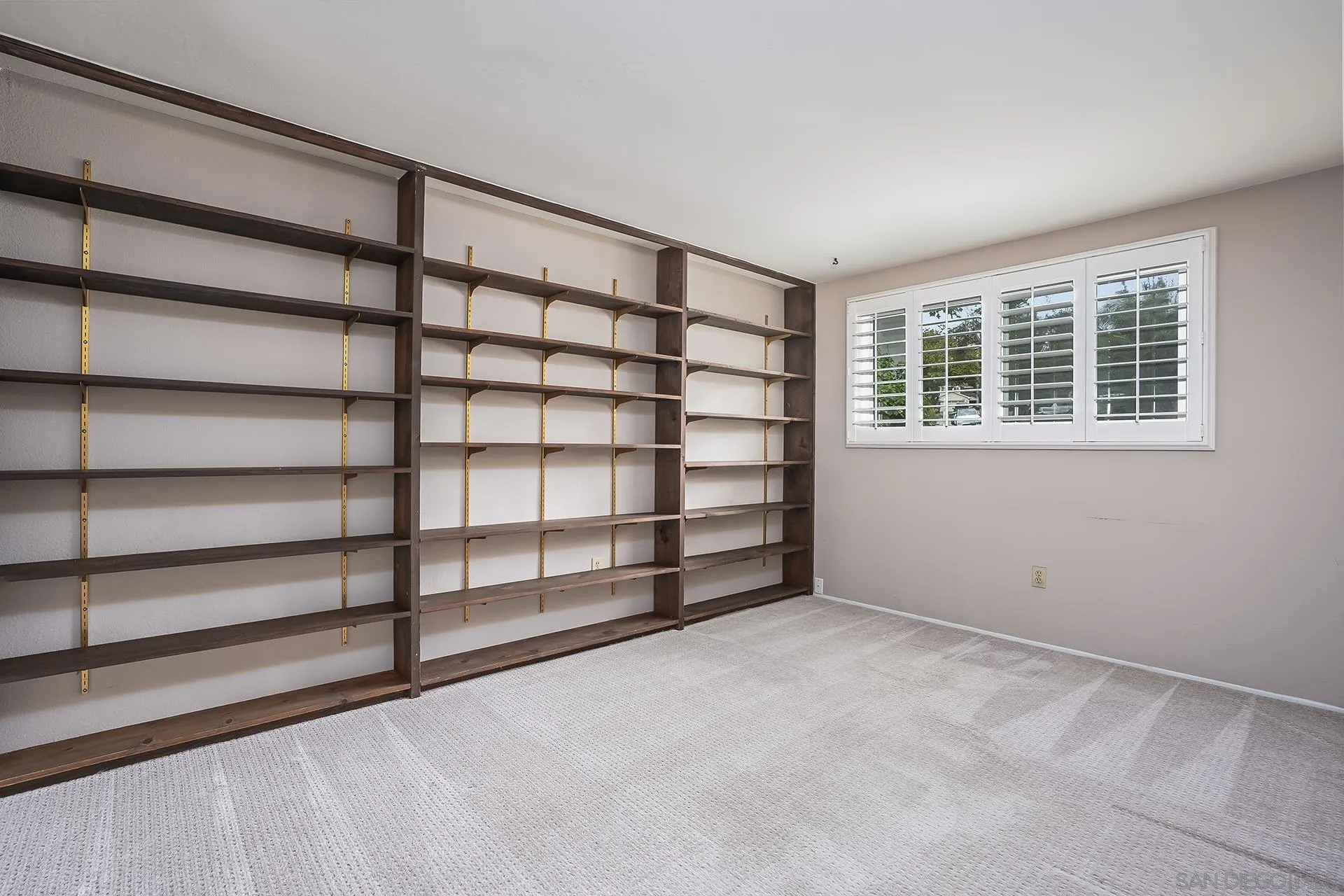 https://cdn.realtyfeed.com/cdn/127/260012720/b852e3f344ee508d257d2da0de653215.webp