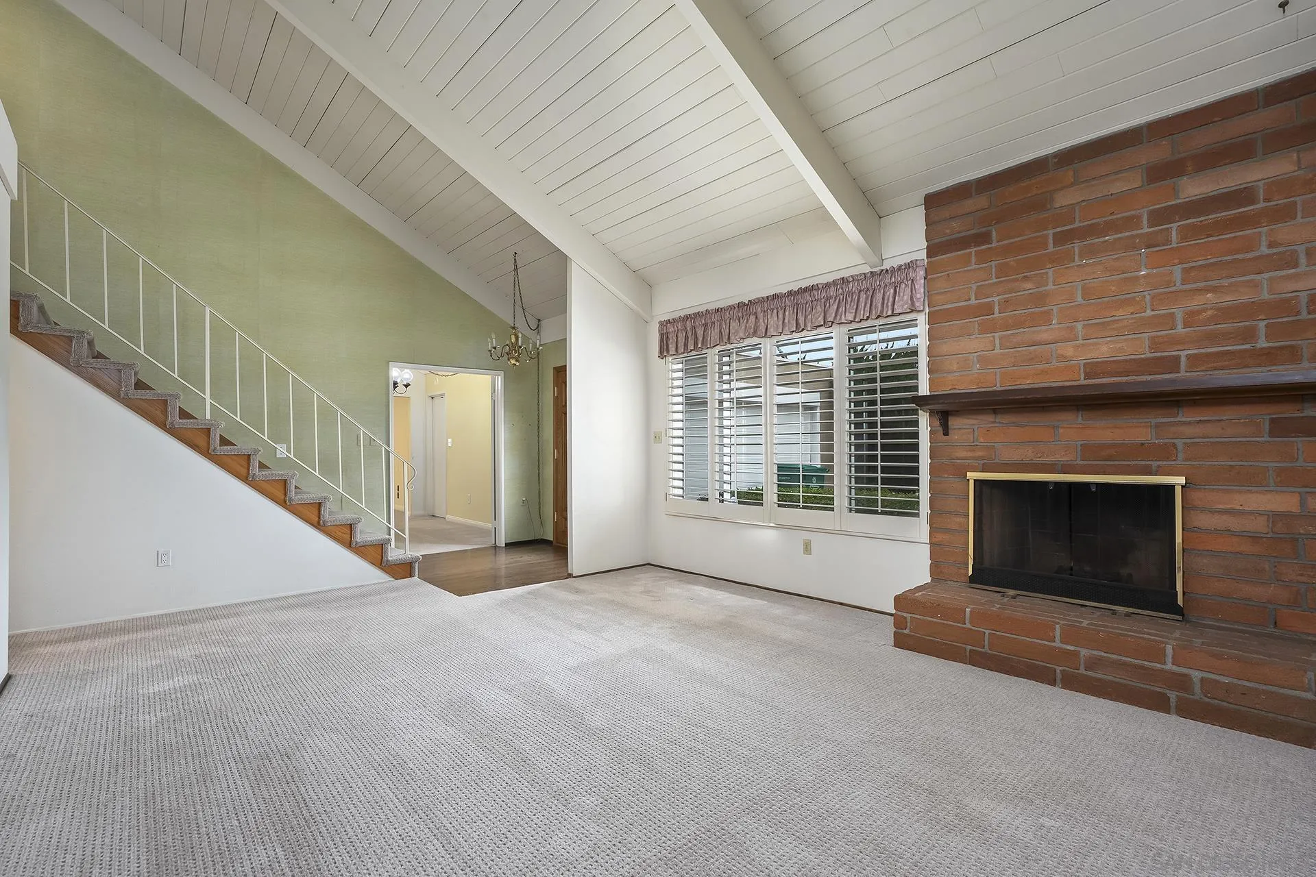 https://cdn.realtyfeed.com/cdn/127/260012720/c185c796a6afb9f7b9e245fa7952f5cc.webp