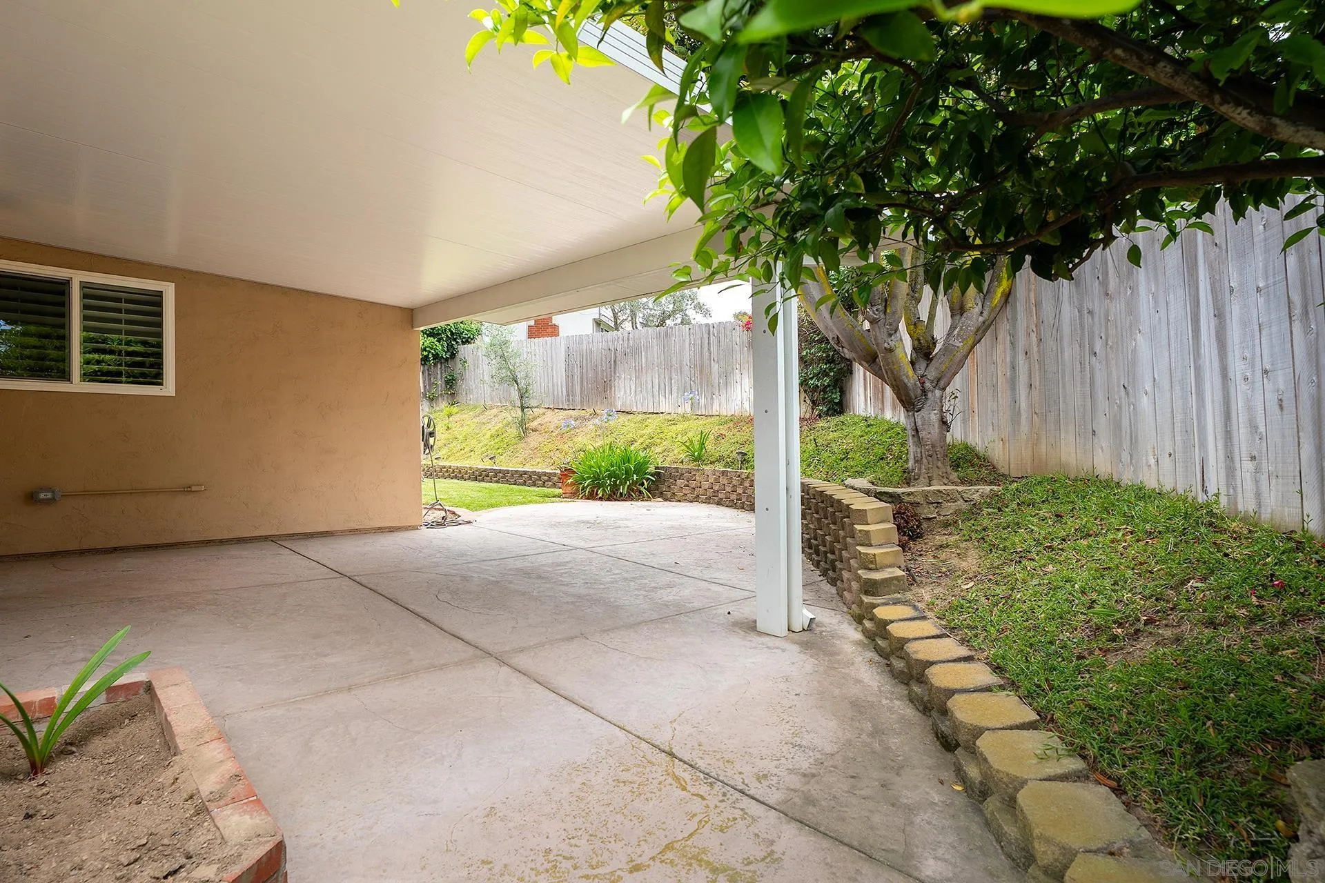 https://cdn.realtyfeed.com/cdn/127/260012720/c4ed2cbd1db593c7182c20b248b79792.webp