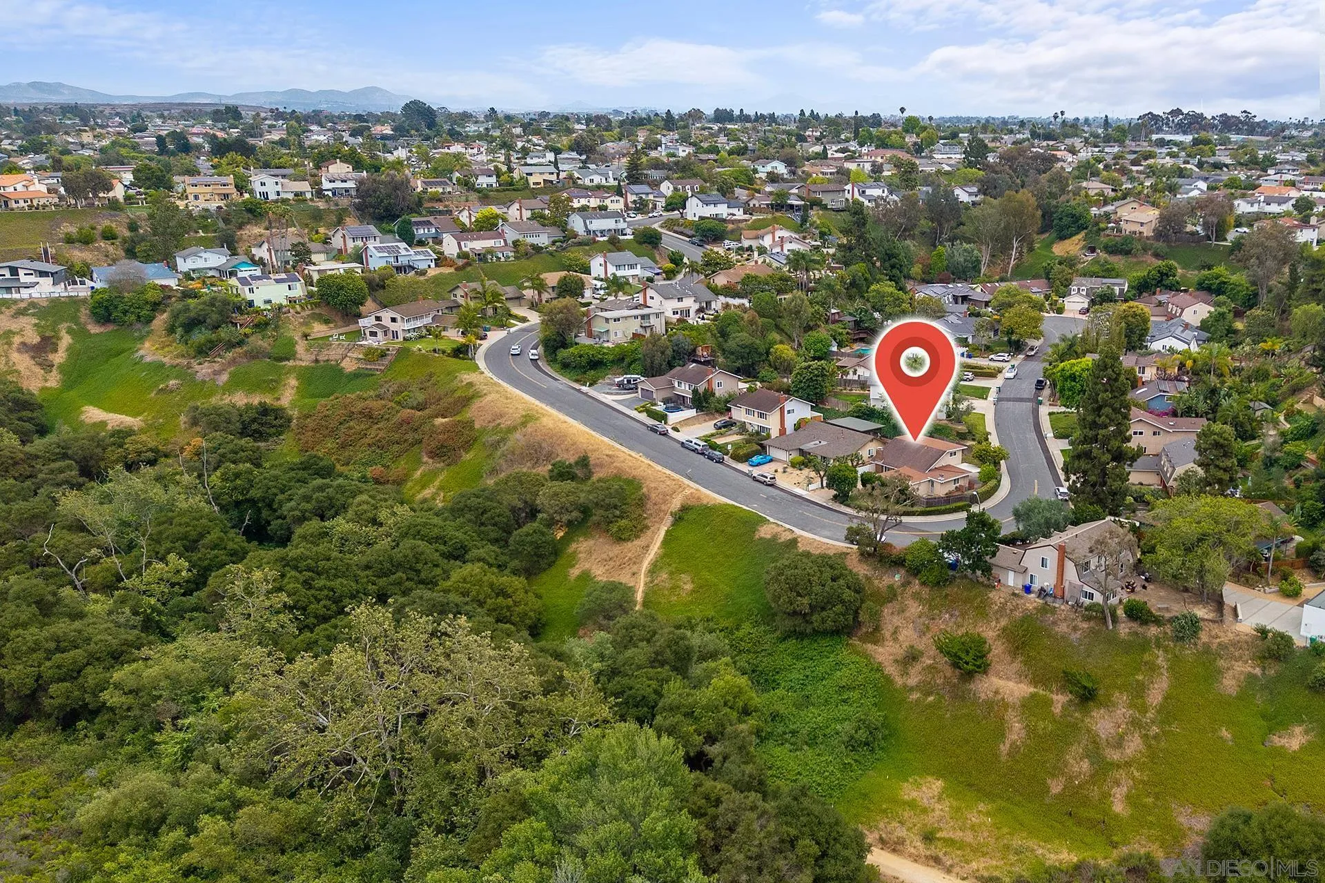 https://cdn.realtyfeed.com/cdn/127/260012720/c68a04abcf41b8069e719ab7a811102e.webp