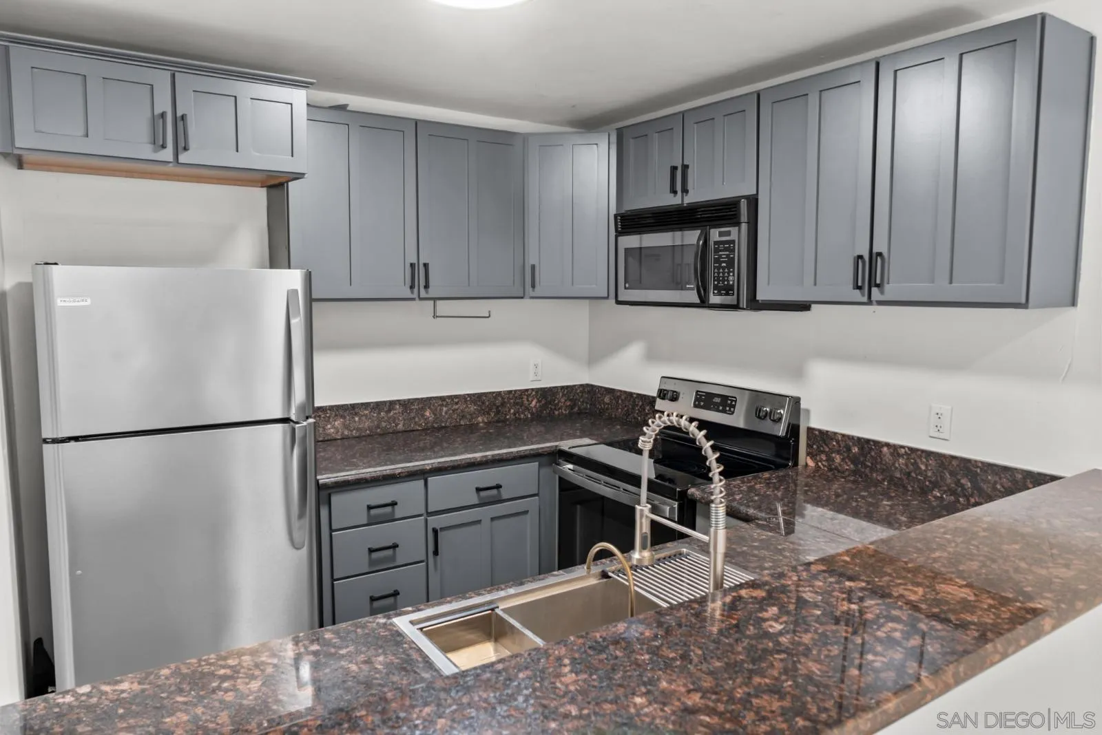 Photo #7: 260012721 Listing: Photo #7