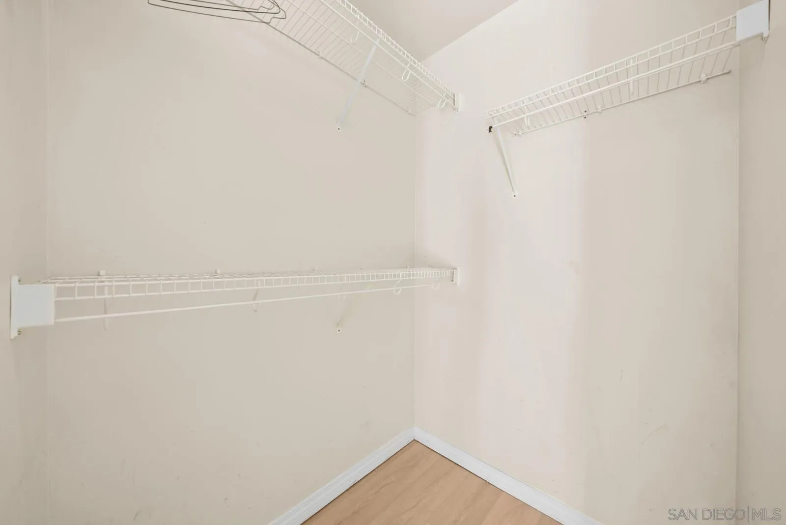 Photo #12: 260012721 Listing: Photo #12